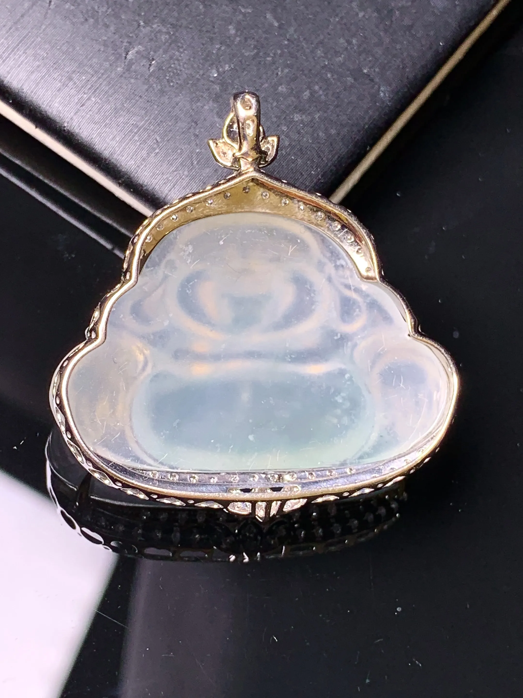 18k金钻镶嵌冰种佛公吊坠 玉质细腻 色泽清新艳丽 整体尺寸33*31*8.2