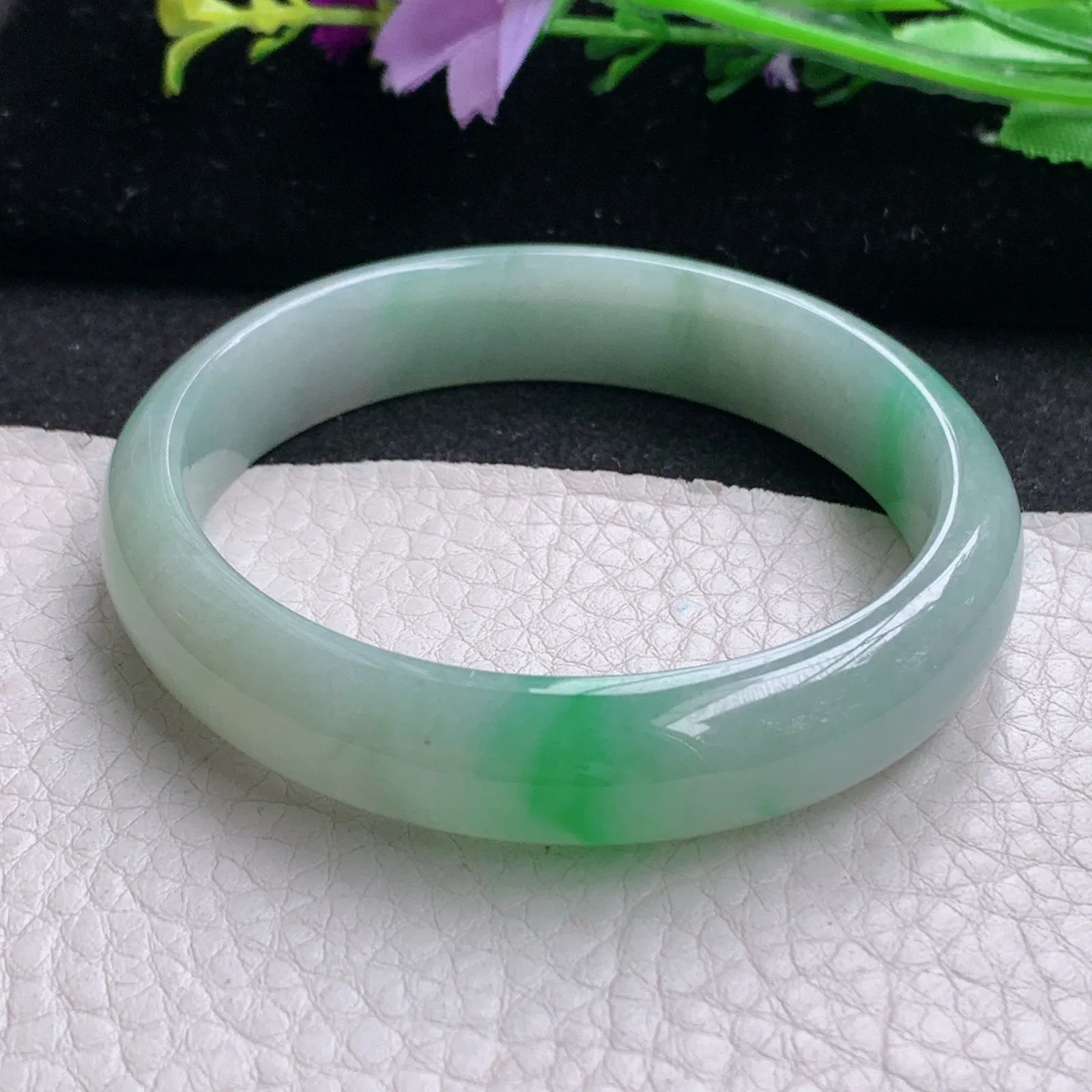 nr实拍53.5*12*7缅甸翡翠a货玉手镯飘绿花正圈平安镯宽版玉手环