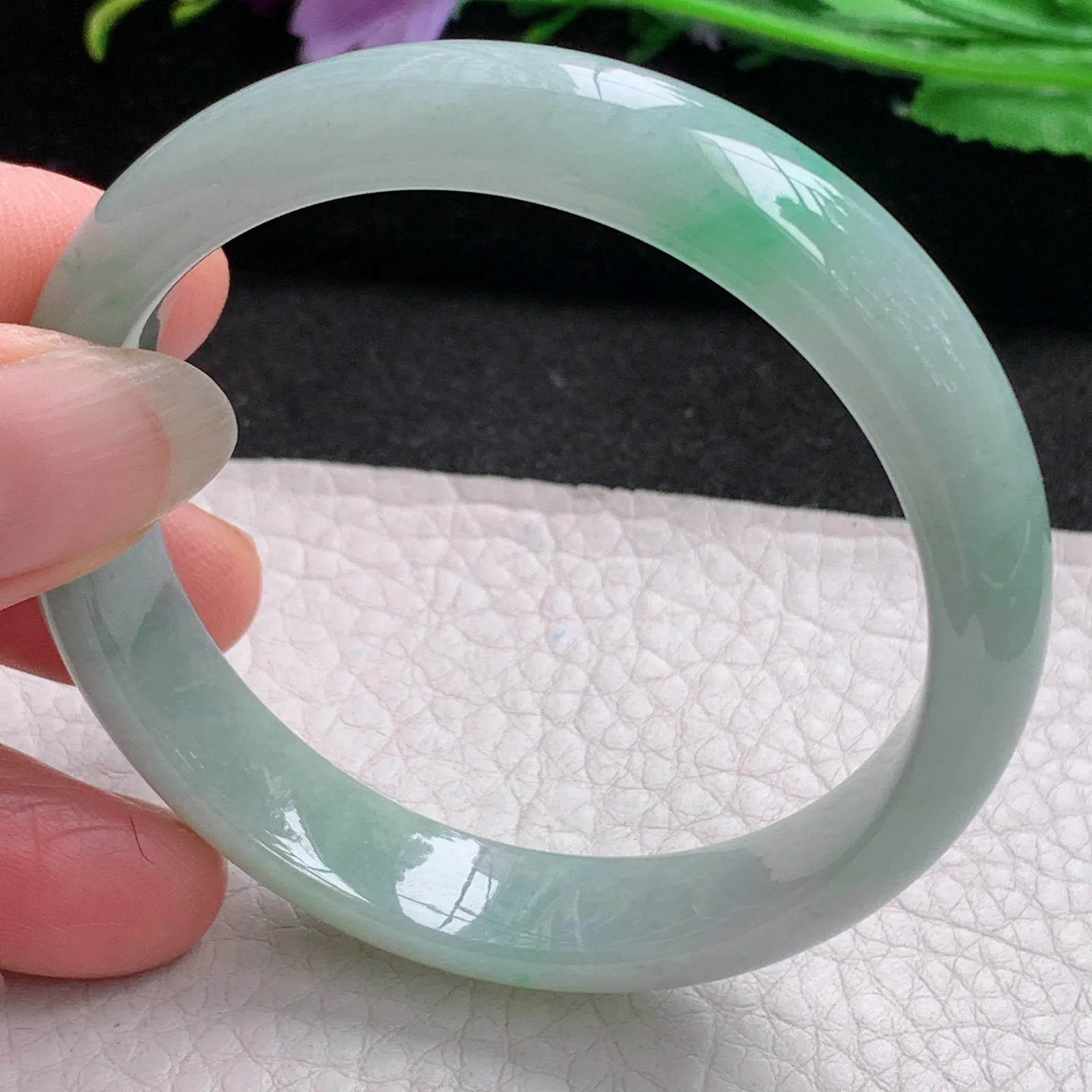 nr实拍53.5*12*7缅甸翡翠a货玉手镯飘绿花正圈平安镯宽版玉手环