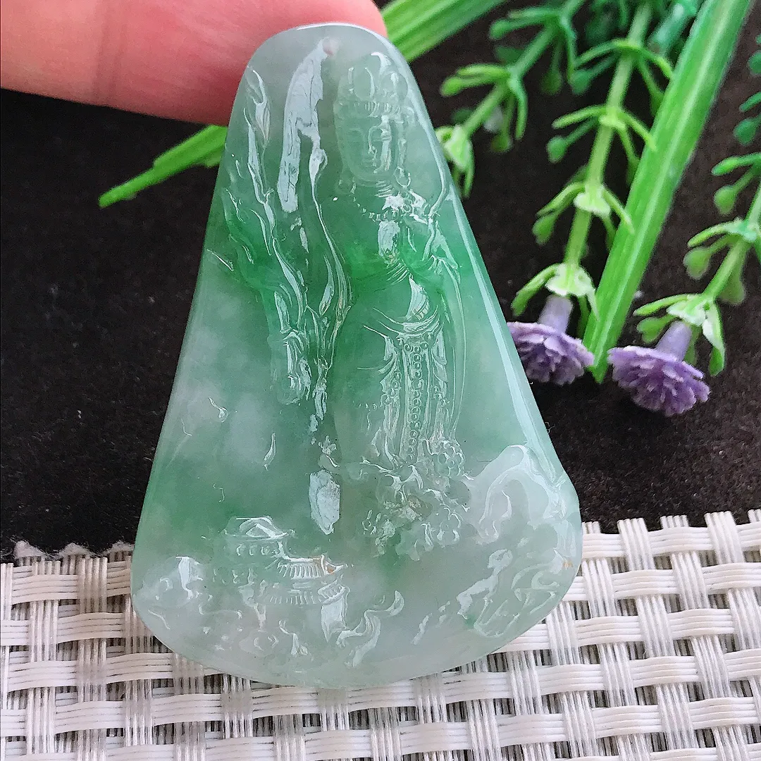 实拍A货翡翠57/39/7老坑冰胶水灵阳绿山水观音吊坠翡翠玉牌挂件