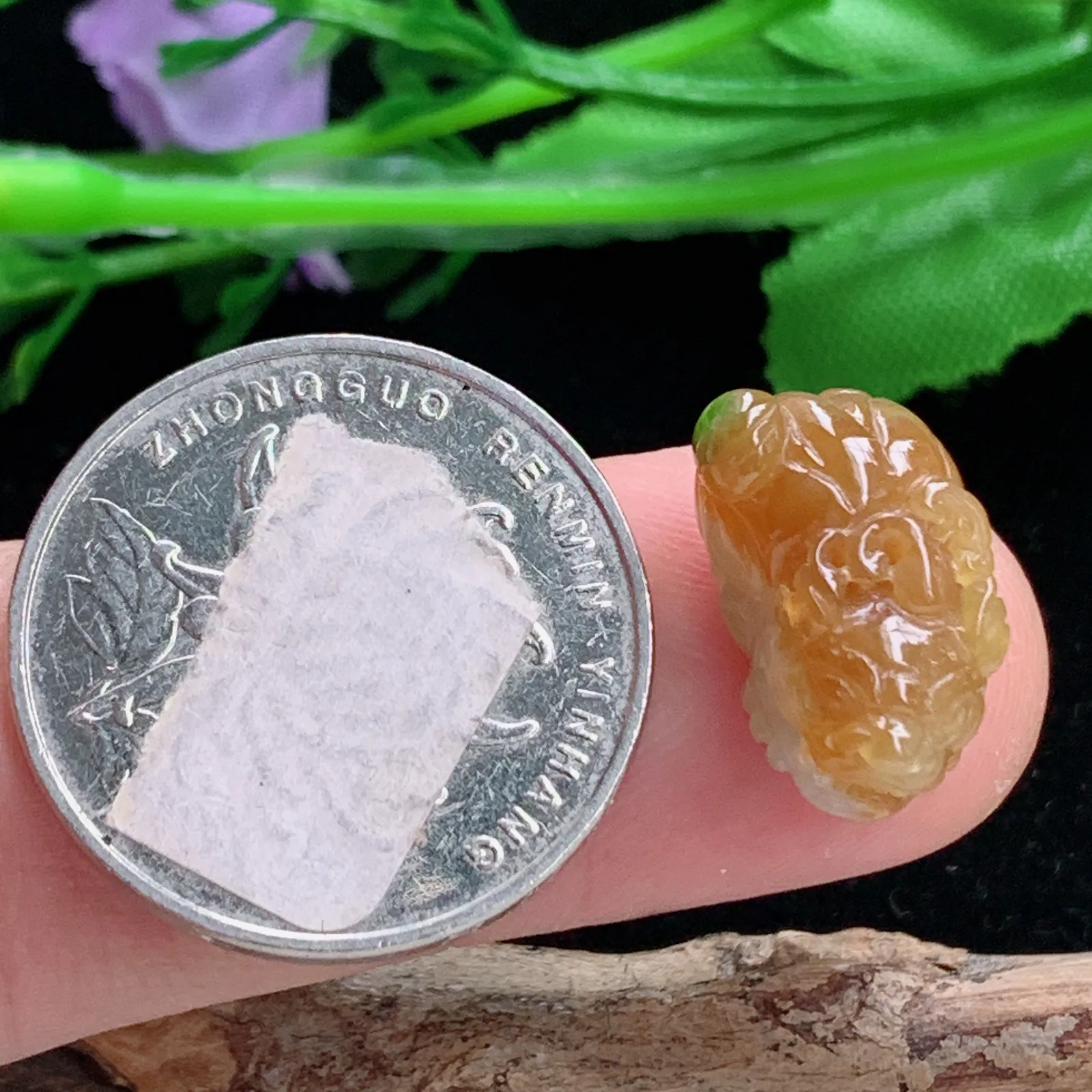 lz实拍16.5*10*8缅甸翡翠精雕冰黄双彩小貔貅吊坠 招财玉坠