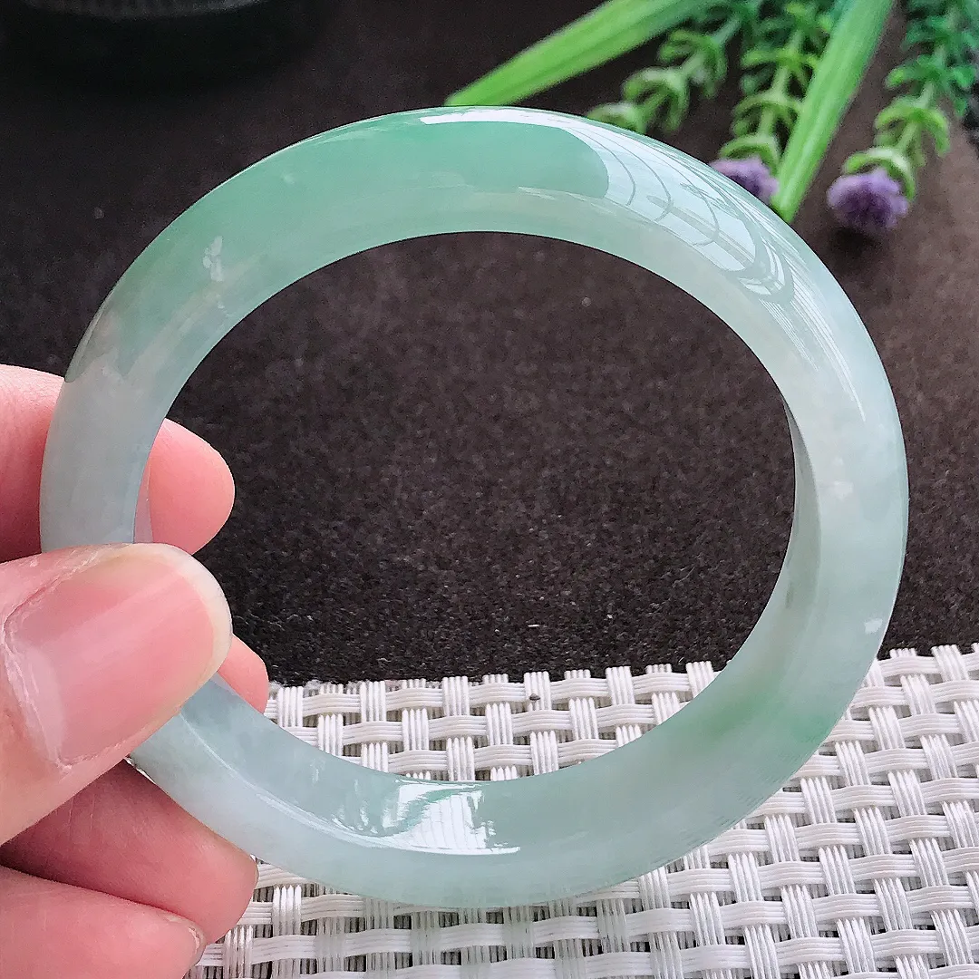 实拍A货翡翠55/12.6/8.3老坑冰胶水灵飘阳绿手镯翡翠玉镯子平安镯