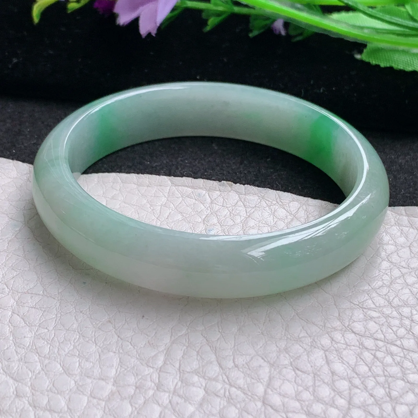 nr实拍53.5*12*7缅甸翡翠a货玉手镯飘绿花正圈平安镯宽版玉手环