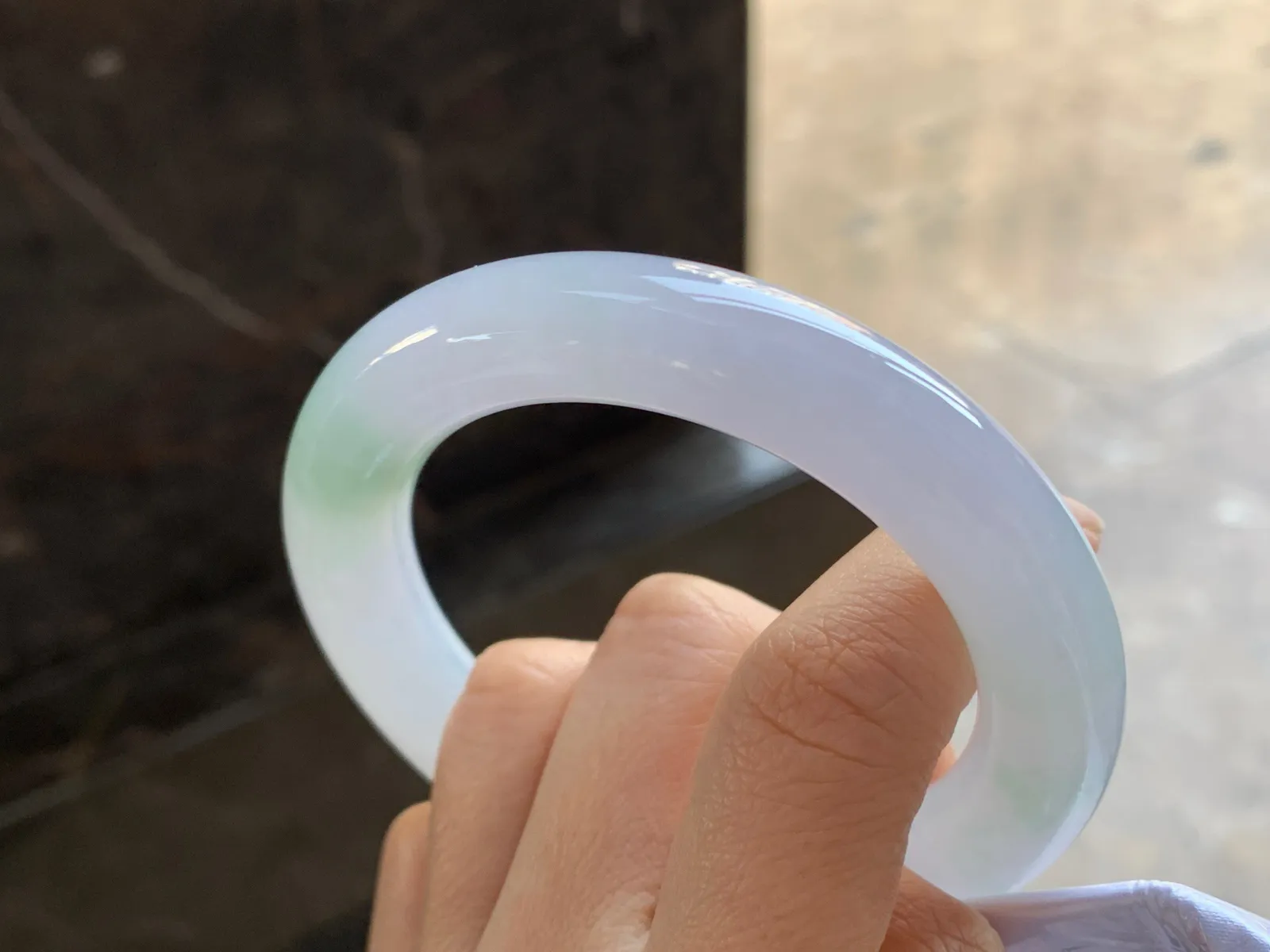 56-12

冰紫底圆条手镯^_^清新