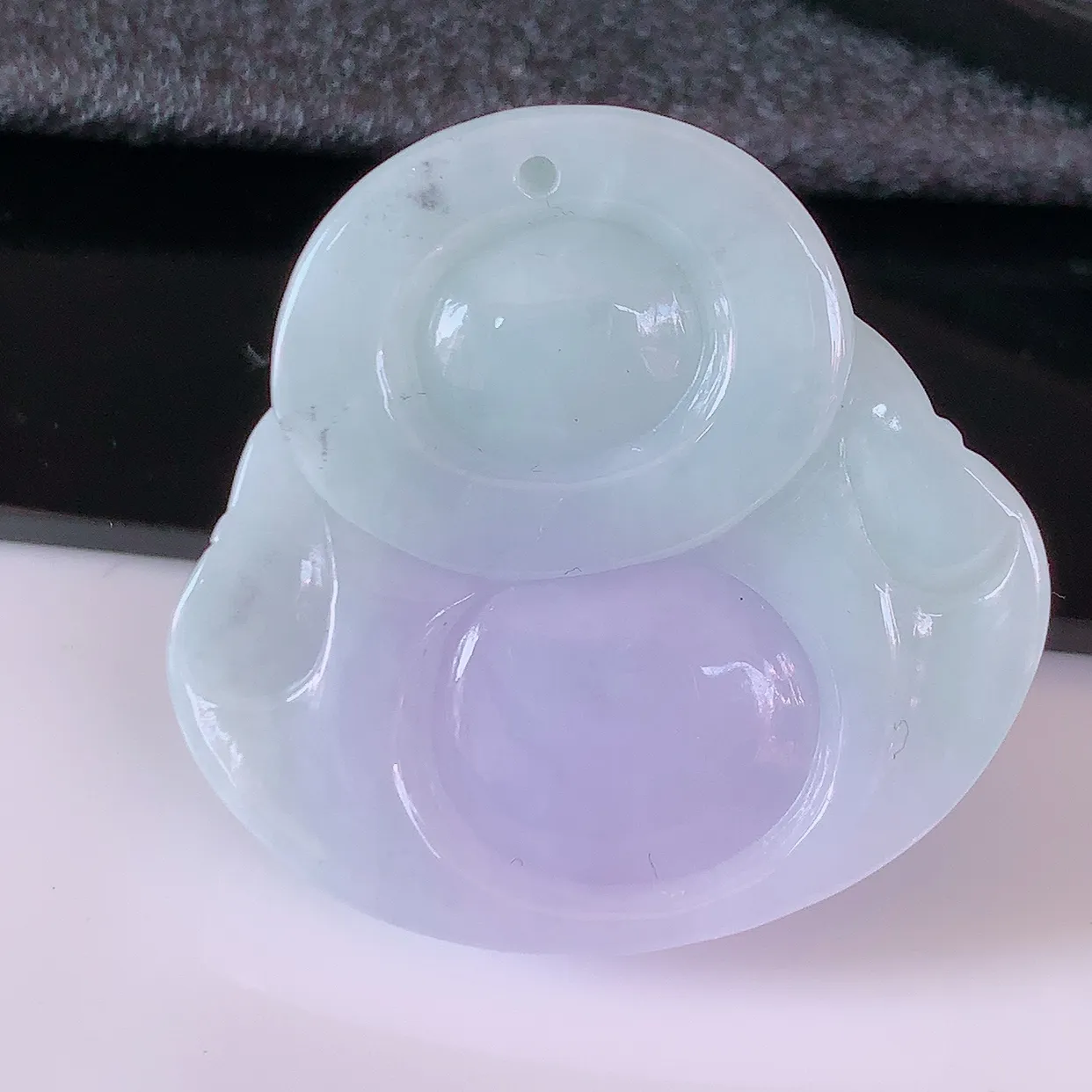 自然光实拍，冰润紫罗兰翡翠佛公吊坠，玉笑佛，饱满，开脸喜庆，配戴优雅迷人！#1.25