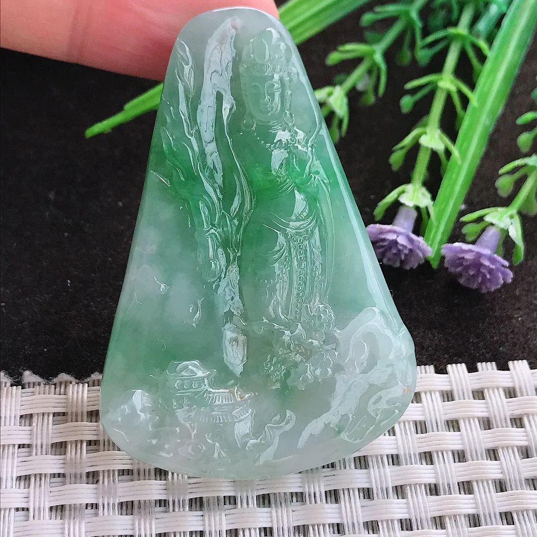 实拍A货翡翠57/39/7老坑冰胶水灵阳绿山水观音吊坠翡翠玉牌挂件