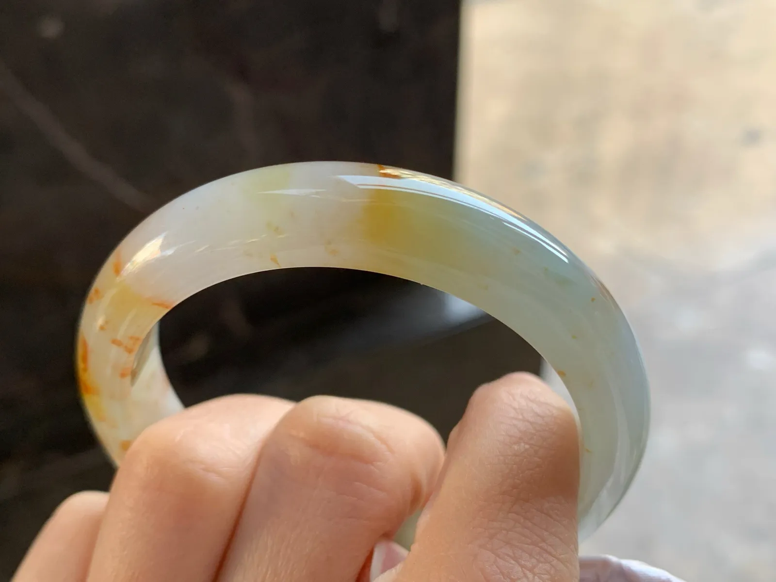 53-12.6-7.7

黄翡手镯^_^玉质温润 细腻