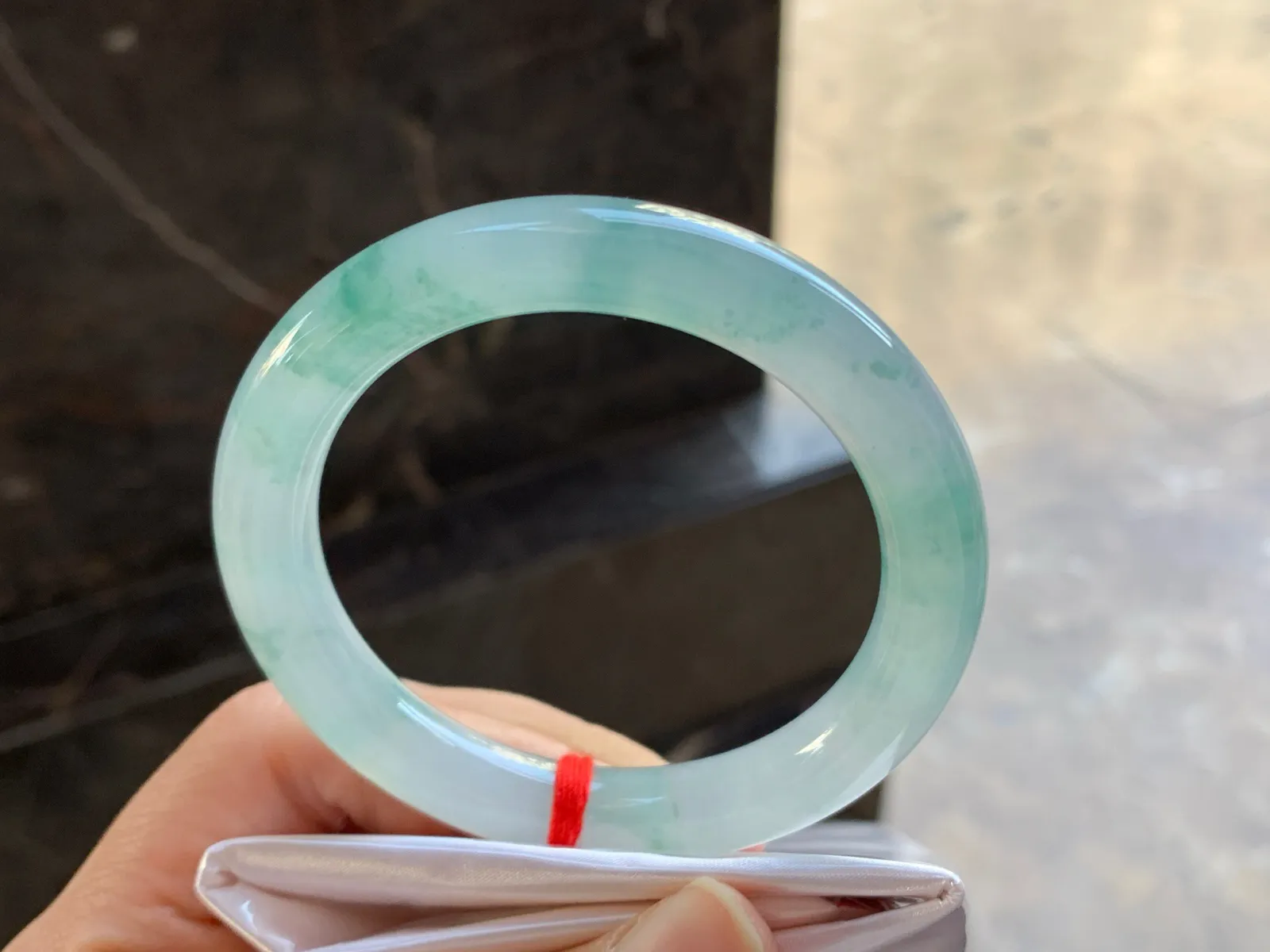 54-9.6

飘花圆条手镯^_^清新