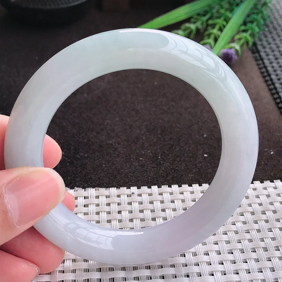 实拍A货翡翠56/11.3老坑秀气冰润圆条手镯翡翠玉镯子平安镯