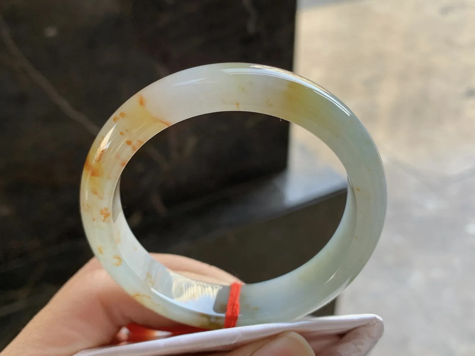 53-12.6-7.7

黄翡手镯^_^玉质温润 细腻