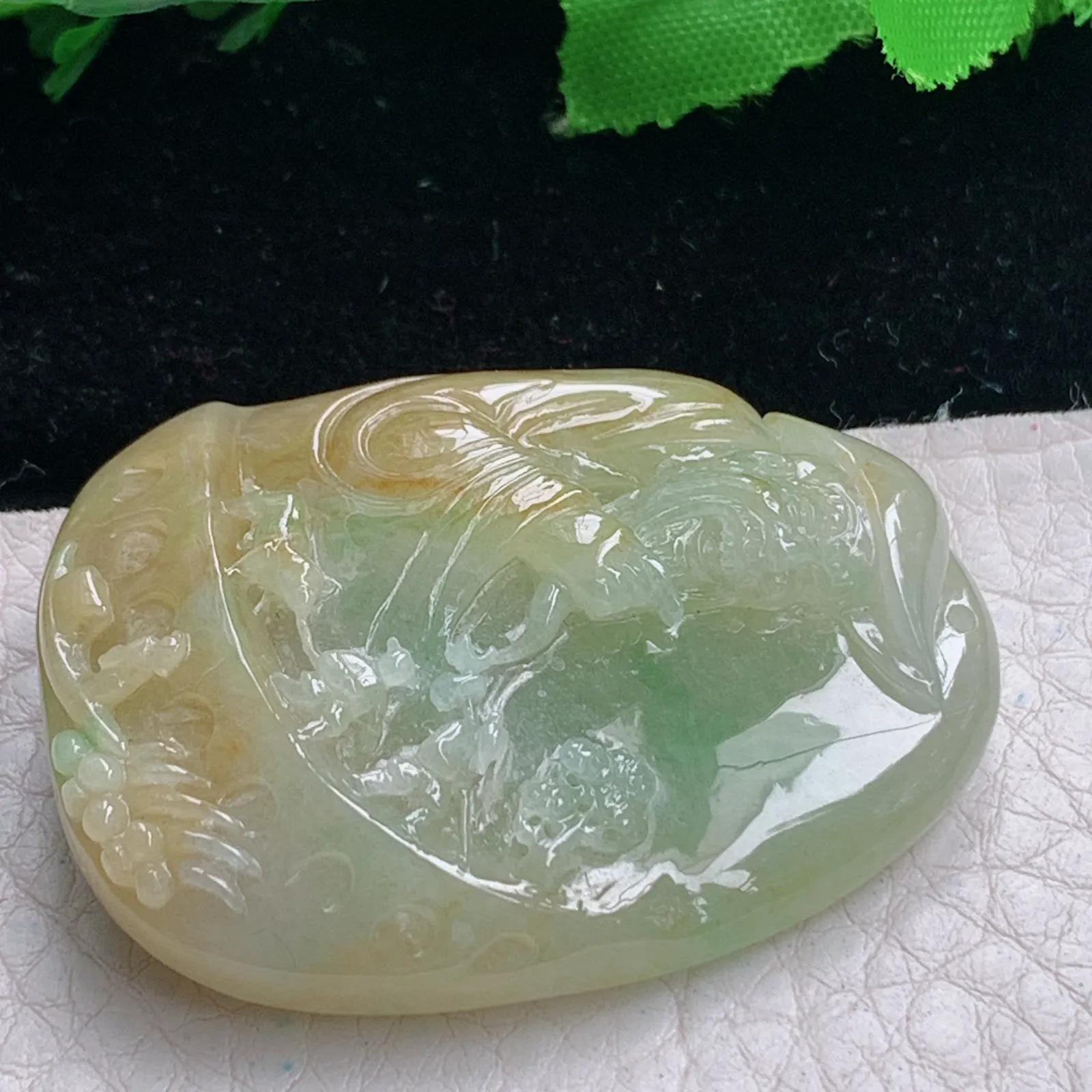 lz实拍46*35*13.5缅甸翡翠精雕黄翡普渡众生玉吊坠