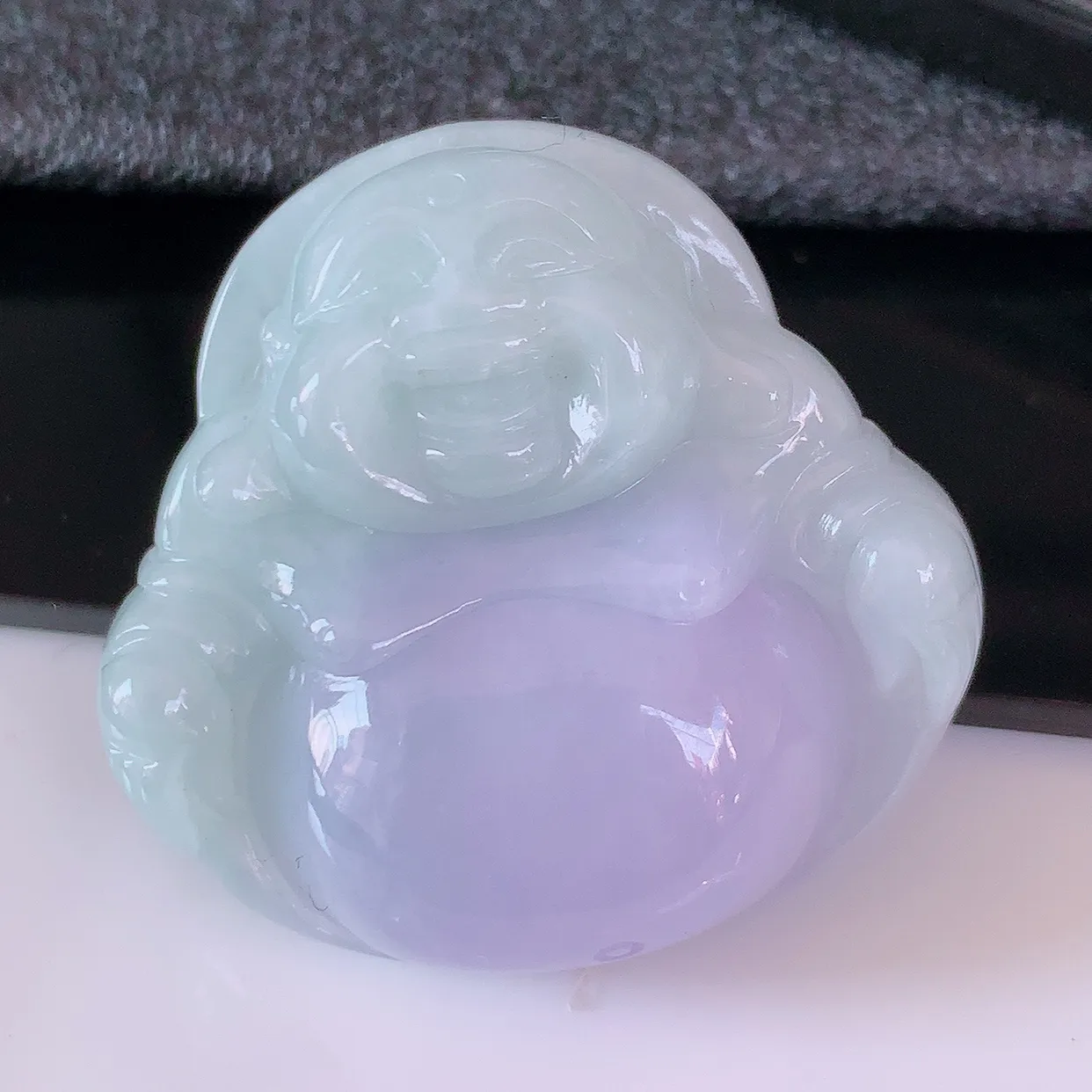 自然光实拍，冰润紫罗兰翡翠佛公吊坠，玉笑佛，饱满，开脸喜庆，配戴优雅迷人！#1.25