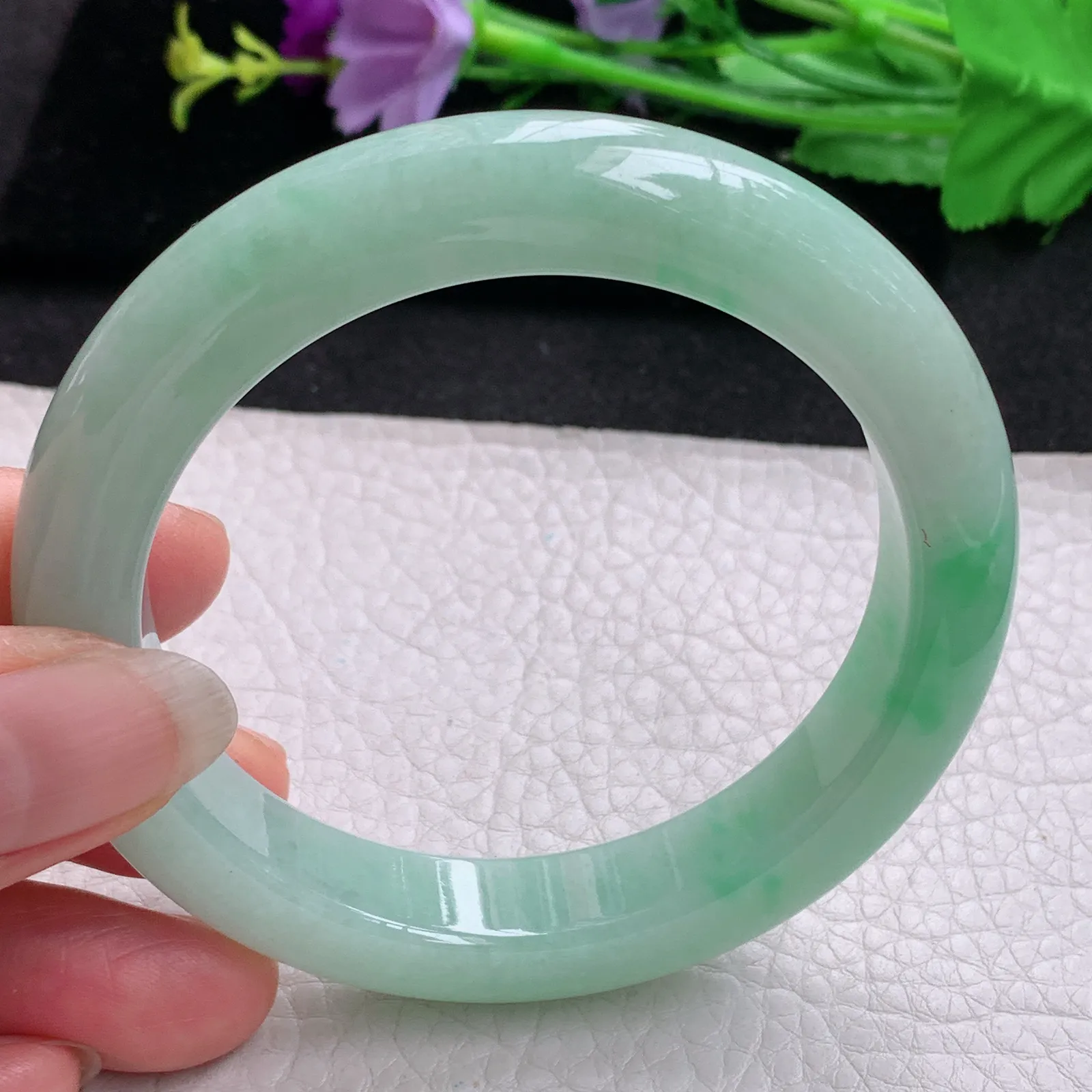 nr实拍58*12*9.8缅甸翡翠a货玉手镯飘绿花正圈平安镯宽版玉手环