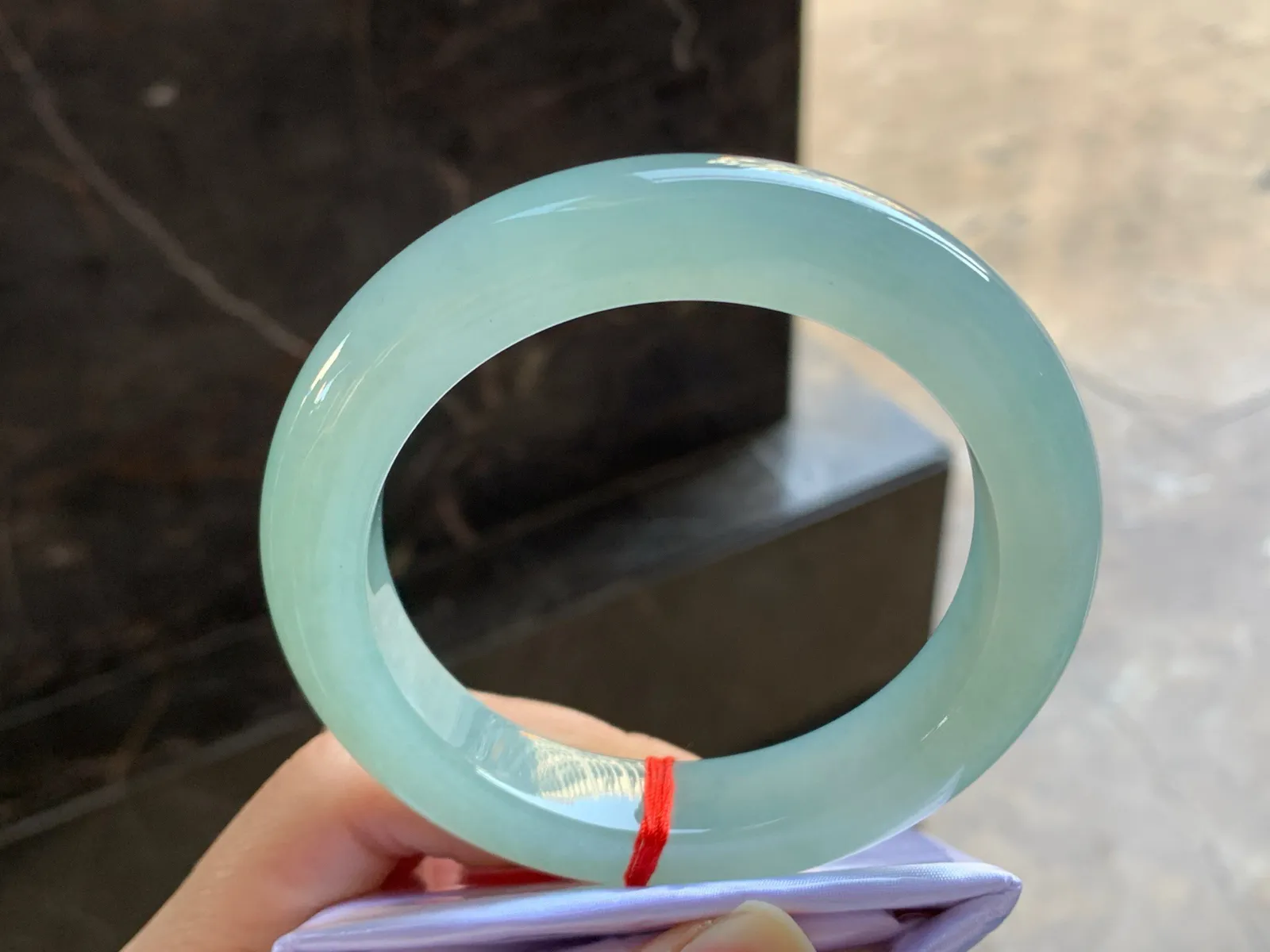 60-13-11

冰蓝大圈手镯^_^冰透清新