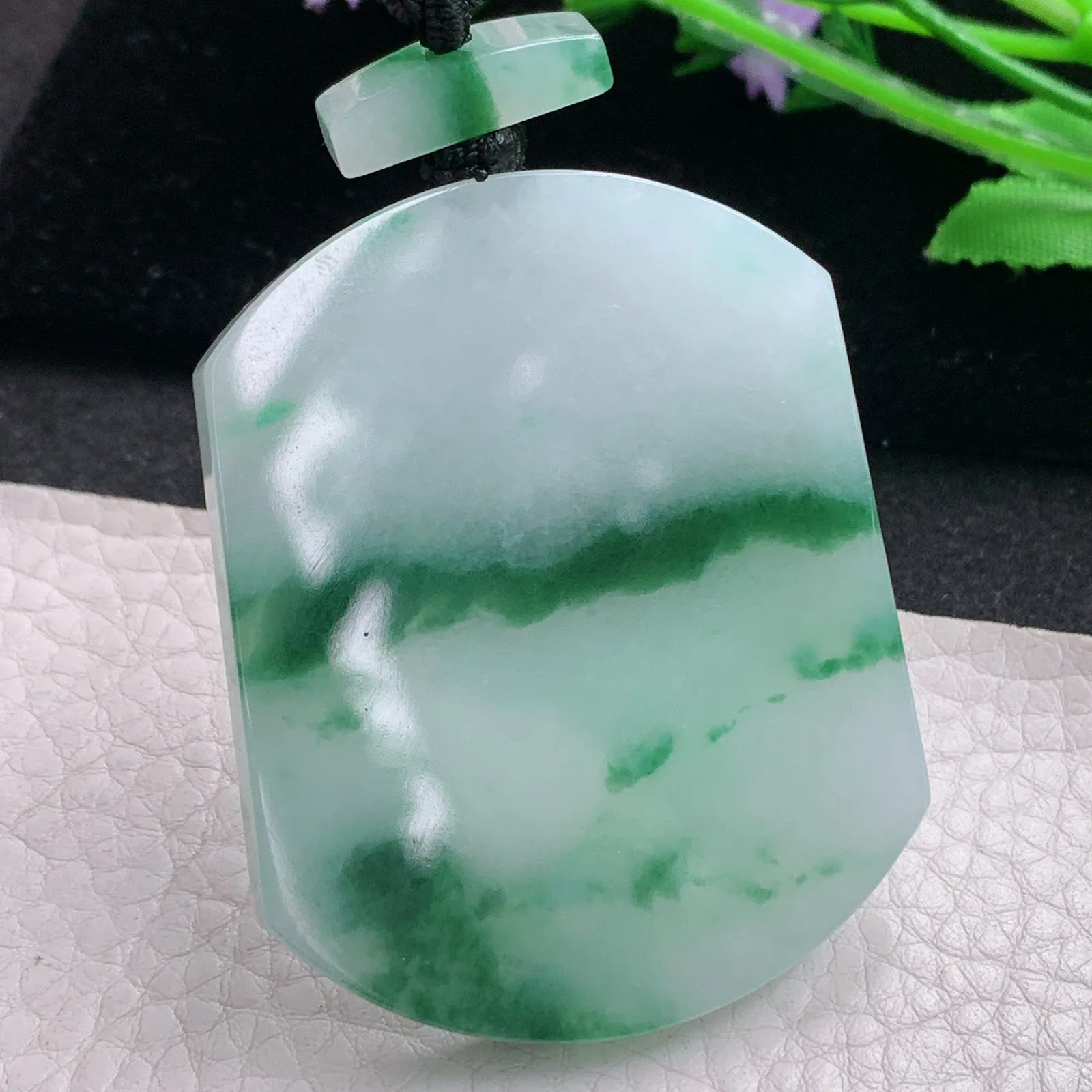 qxm实拍55*44.8*6缅甸翡翠精雕飘花胶感平安无事牌 素面牌玉吊坠 玉挂件