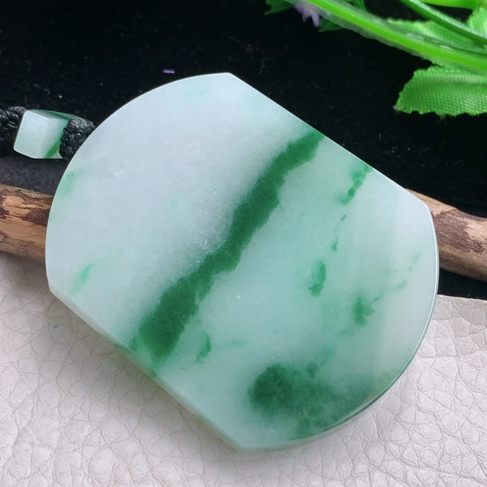 qxm实拍55*44.8*6缅甸翡翠精雕飘花胶感平安无事牌 素面牌玉吊坠 玉挂件