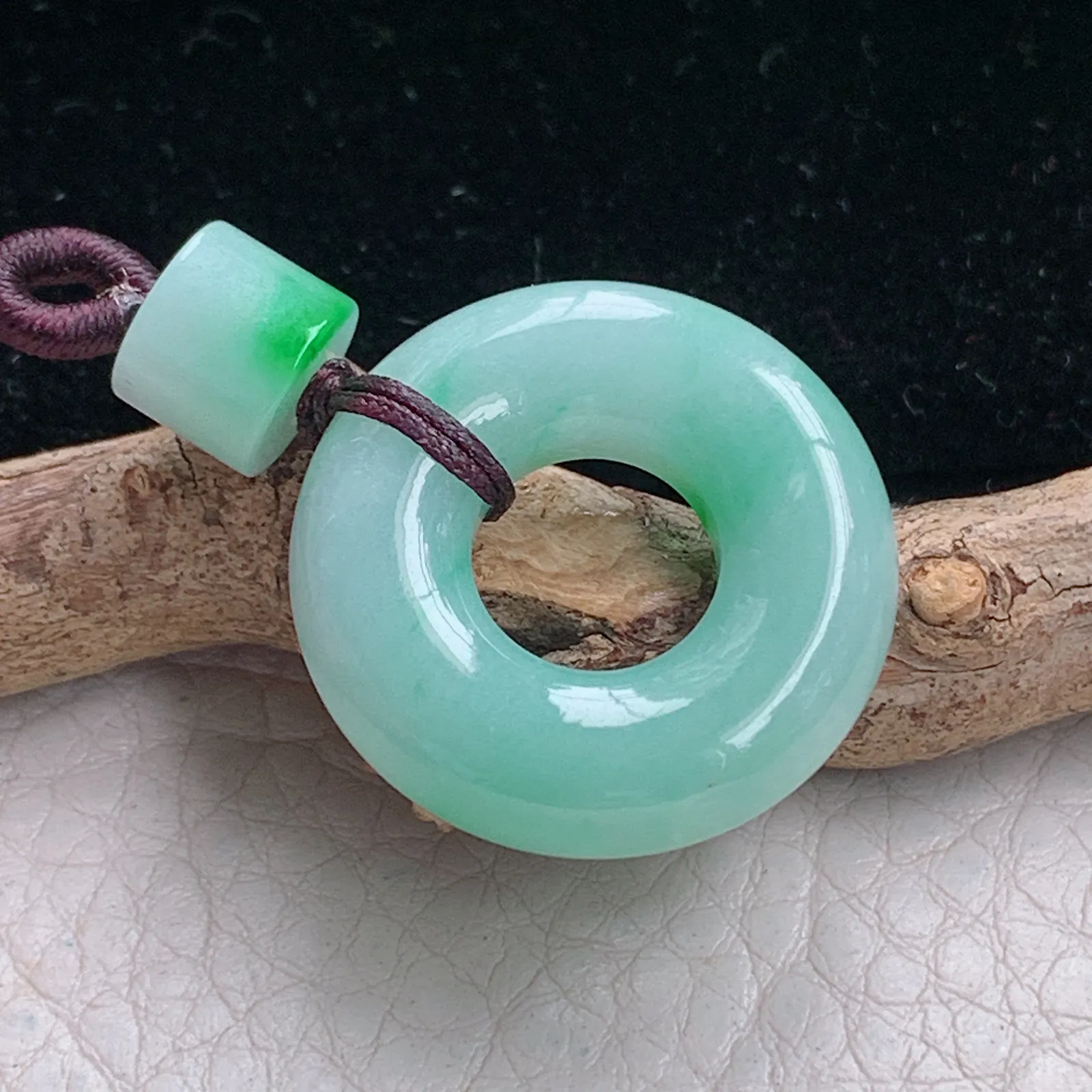 lz实拍25*6.5缅甸翡翠飘绿花甜甜圈吊坠平安扣玉坠