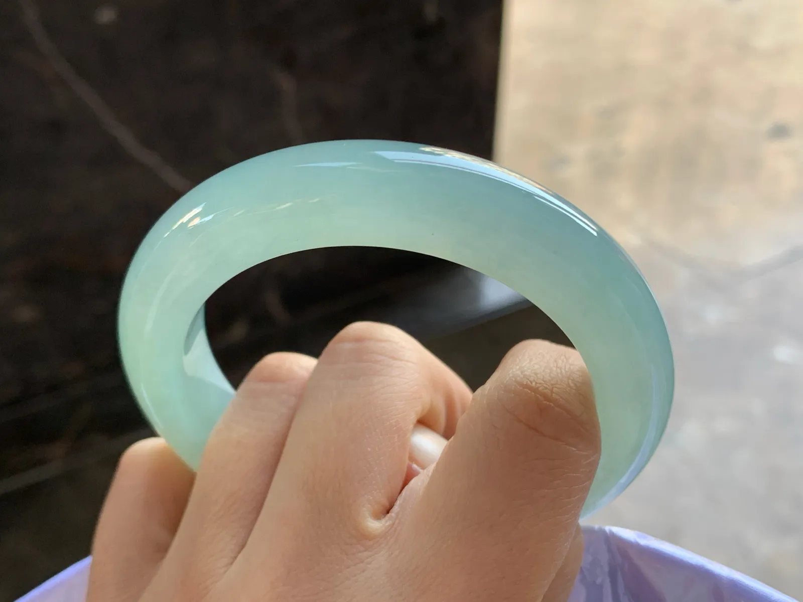 60-13-11

冰蓝大圈手镯^_^冰透清新