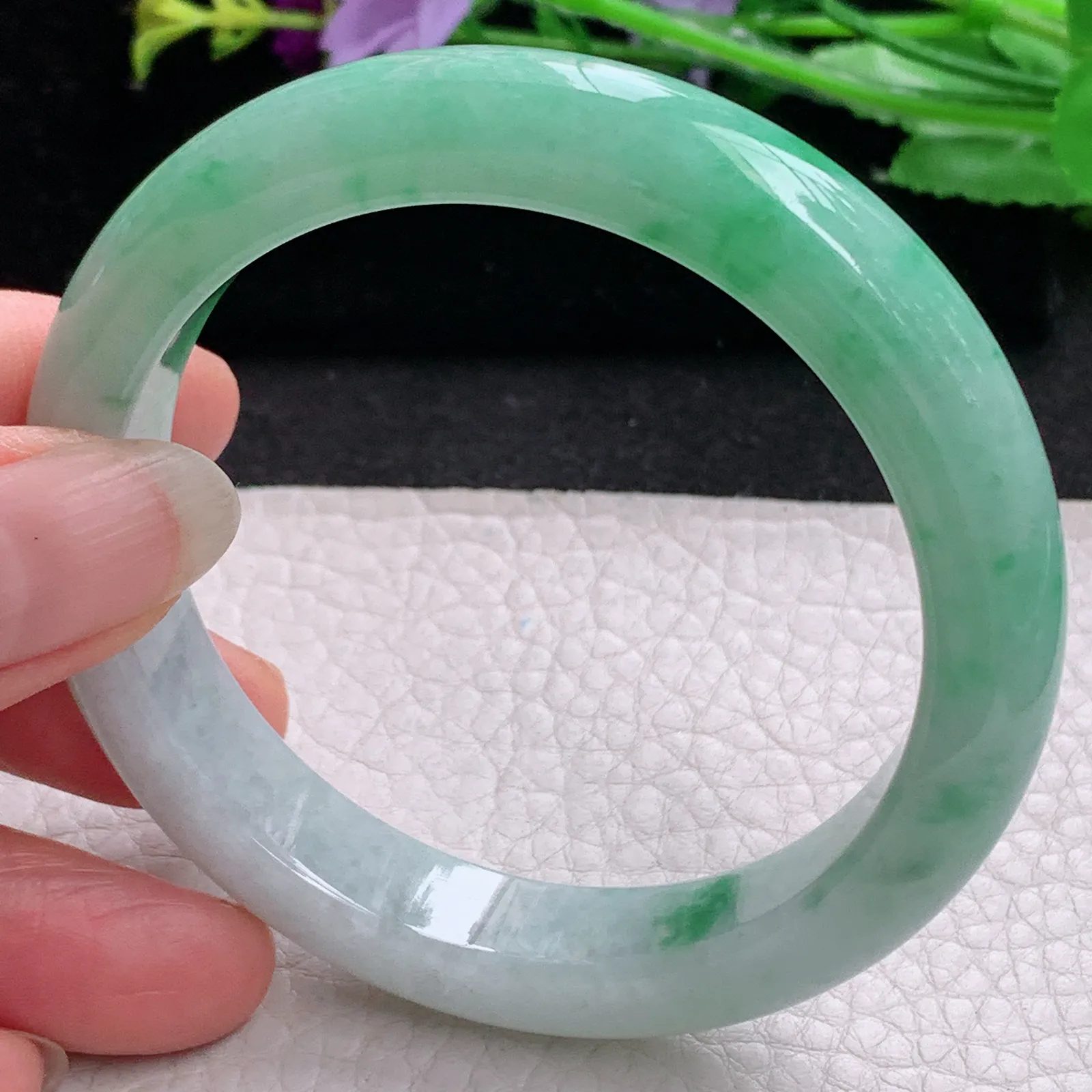 ll实拍56*11.8*8.8缅甸翡翠手镯飘绿正圈平安镯宽版镯子绿色手镯