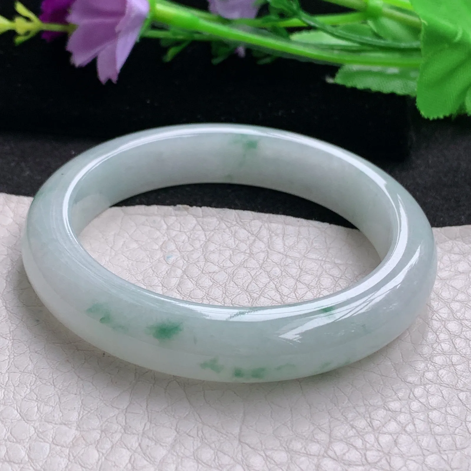 Hf实拍53.5*11.3*8.3缅甸翡翠手镯白底飘花手镯正圈平安镯宽版镯子