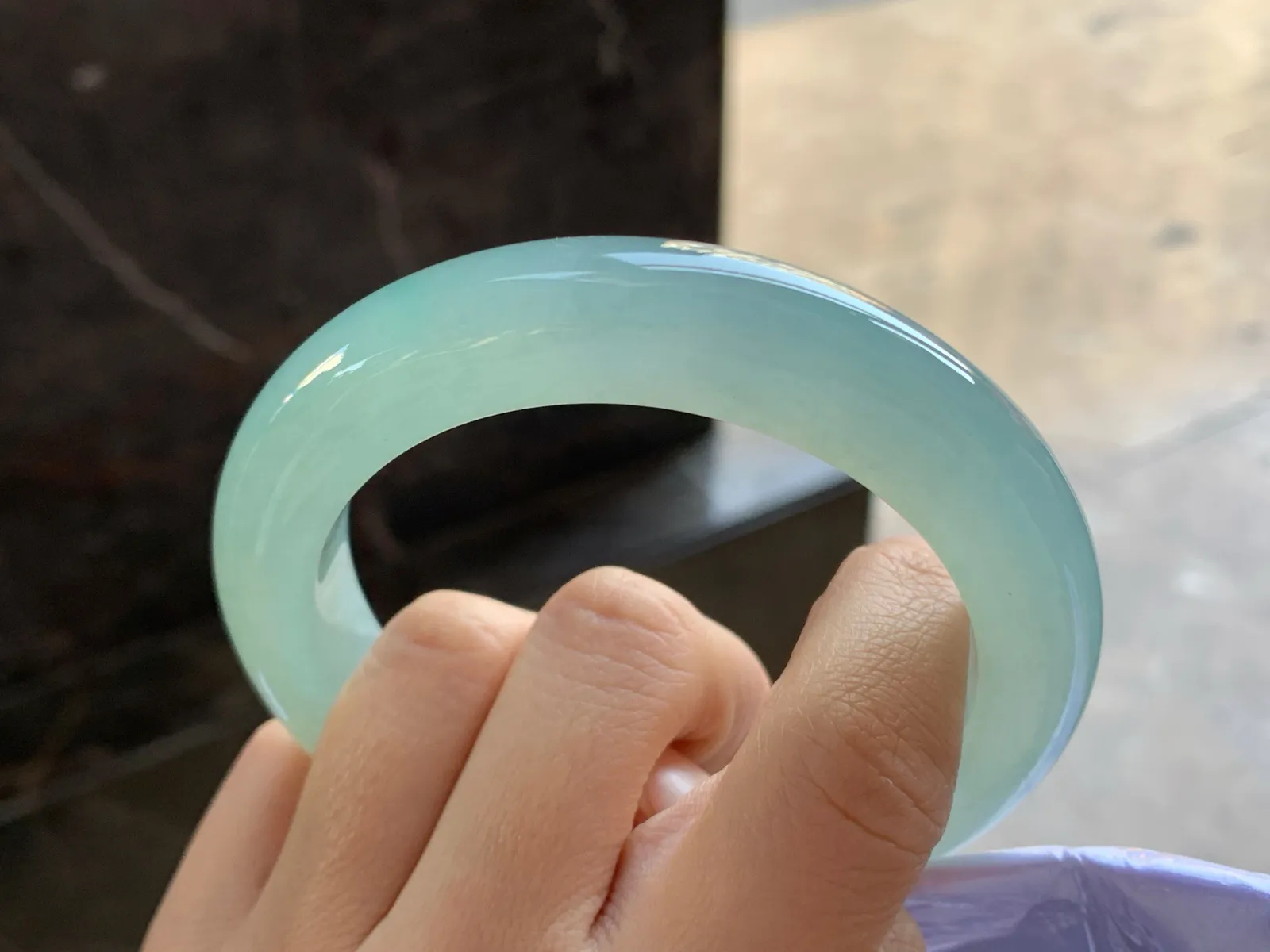 60-13-11

冰蓝大圈手镯^_^冰透清新