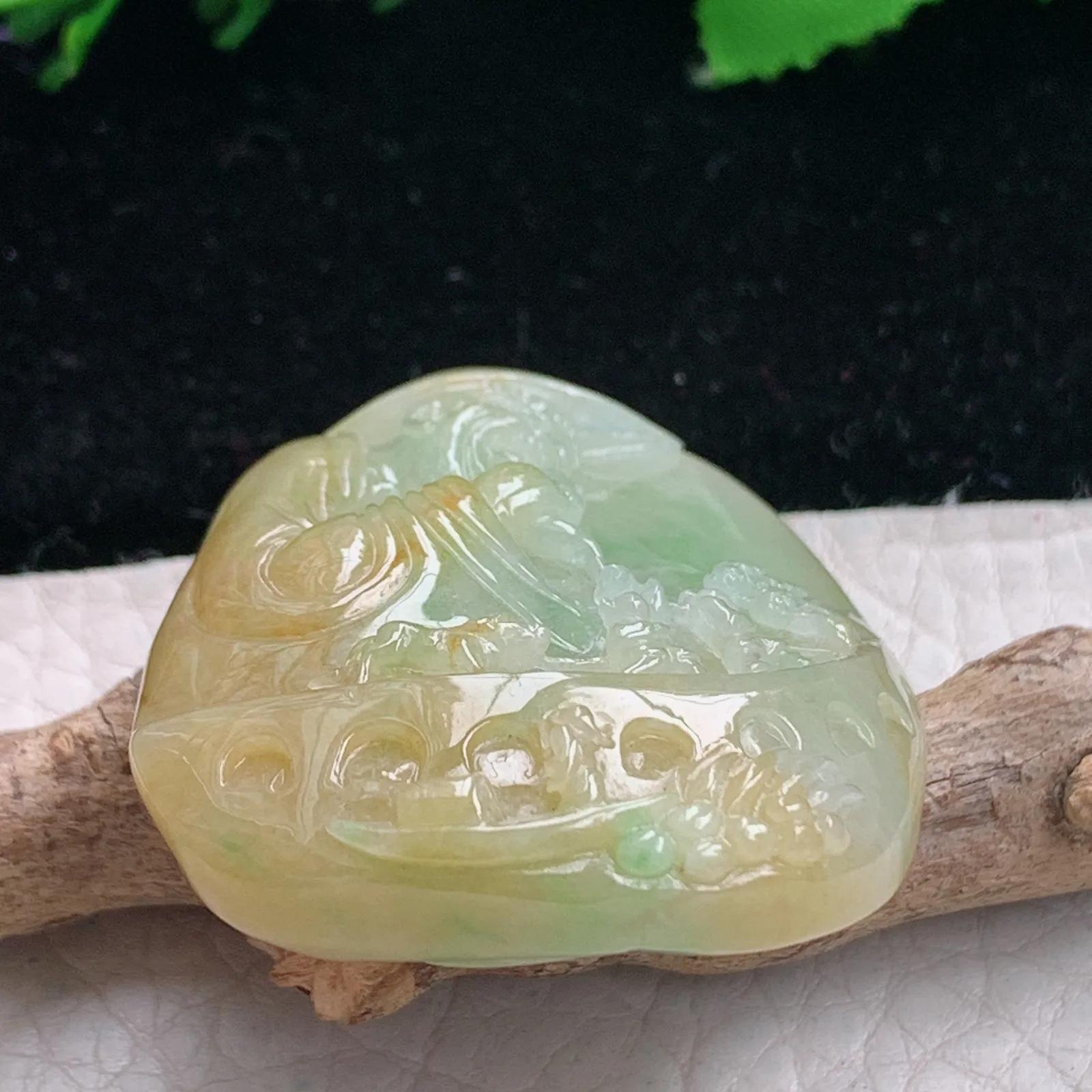 lz实拍46*35*13.5缅甸翡翠精雕黄翡普渡众生玉吊坠