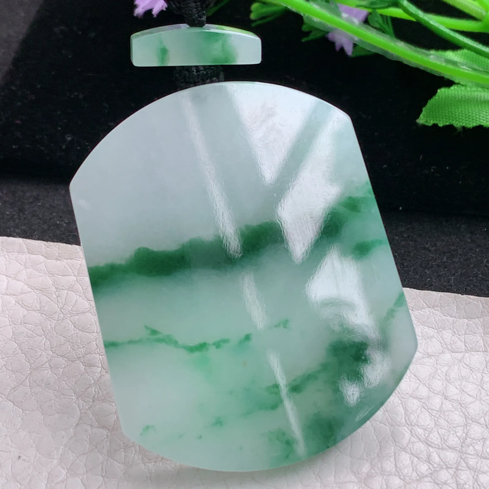 qxm实拍55*44.8*6缅甸翡翠精雕飘花胶感平安无事牌 素面牌玉吊坠 玉挂件