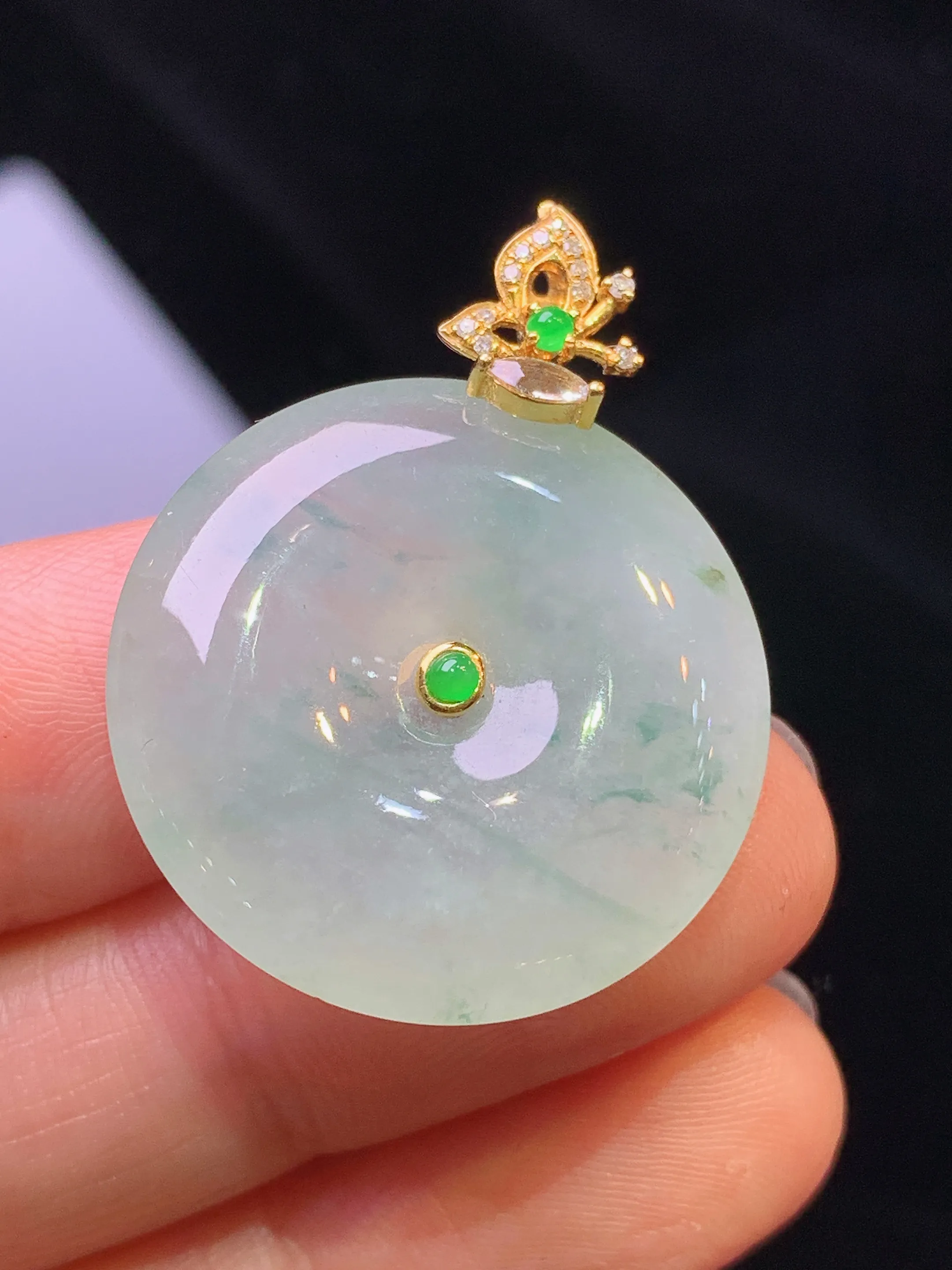 18k金钻镶嵌冰种平安扣吊坠 玉质细腻 色泽清新艳丽 整体尺寸32.2*24.6*5.5