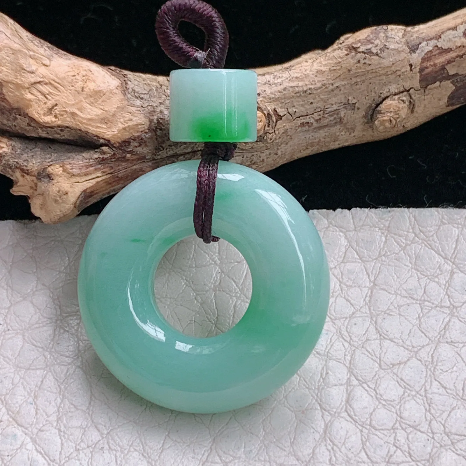 lz实拍25*6.5缅甸翡翠飘绿花甜甜圈吊坠平安扣玉坠