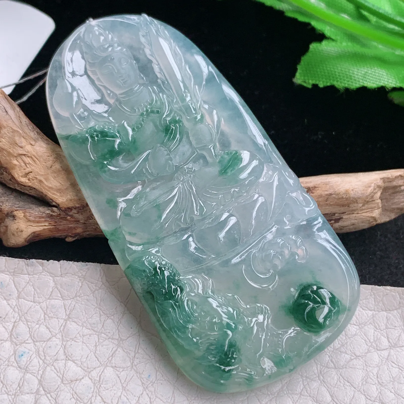 qxm实拍63*31.8*6缅甸翡翠精雕冰飘花大势至菩萨 生肖守护神玉吊坠 玉挂件