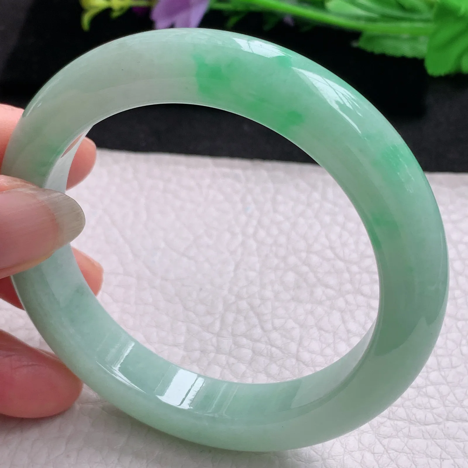 nr实拍58*12*9.8缅甸翡翠a货玉手镯飘绿花正圈平安镯宽版玉手环