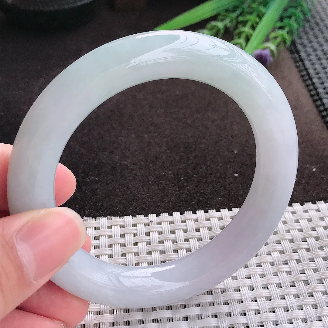 实拍A货翡翠56/11.3老坑秀气冰润圆条手镯翡翠玉镯子平安镯