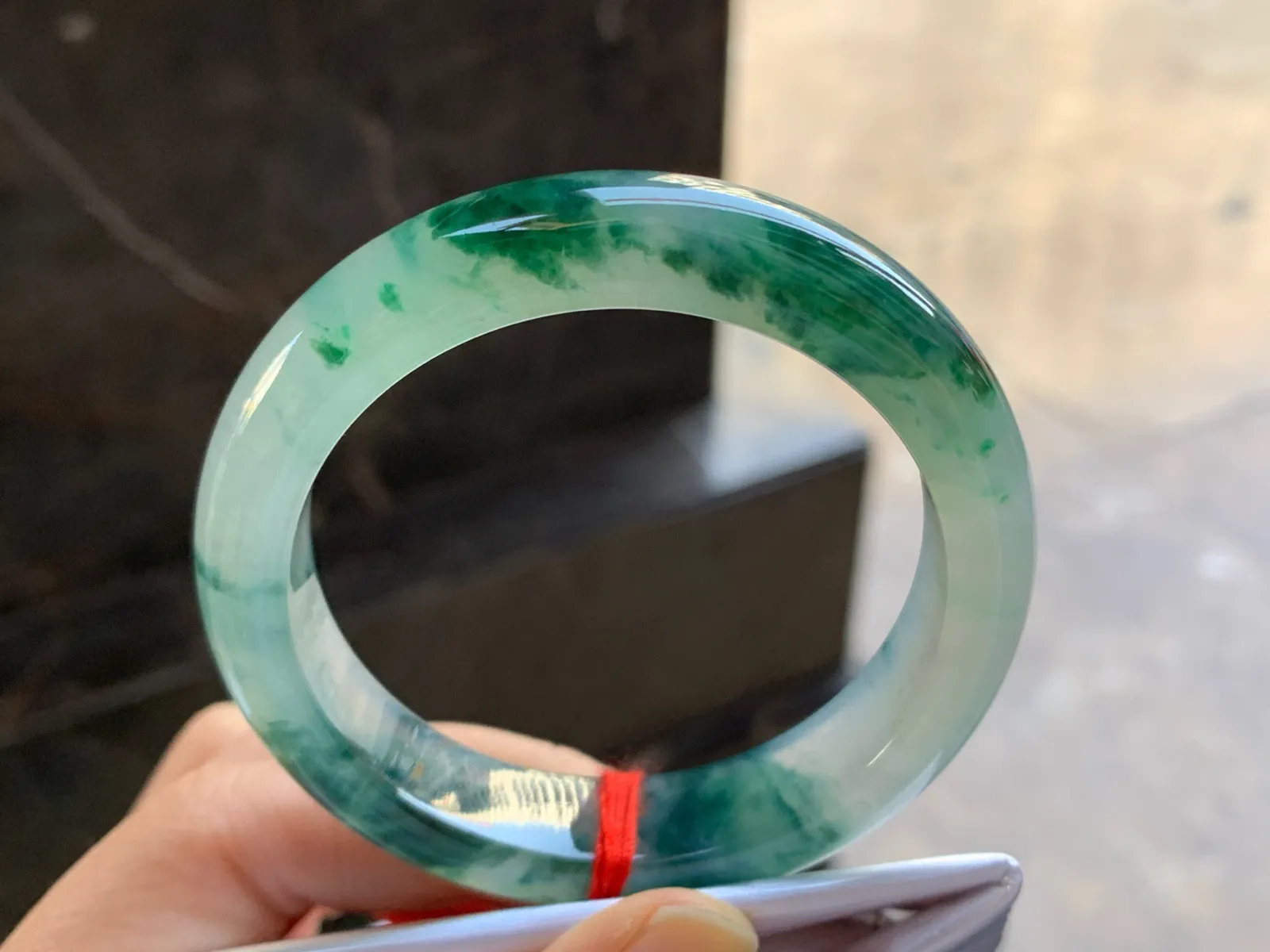 52-12.7-8.5

冰种飘花手镯^_^飘花浓郁