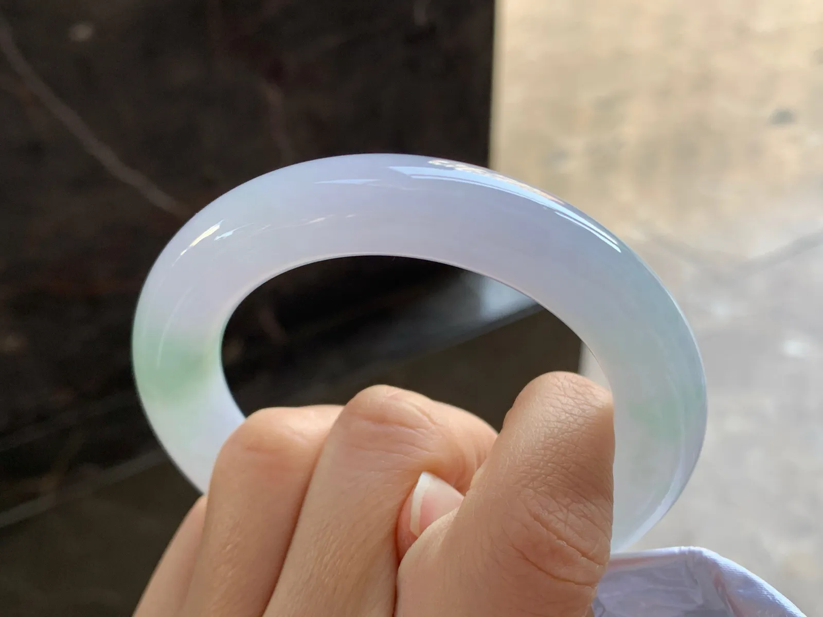 56-12

冰紫底圆条手镯^_^清新