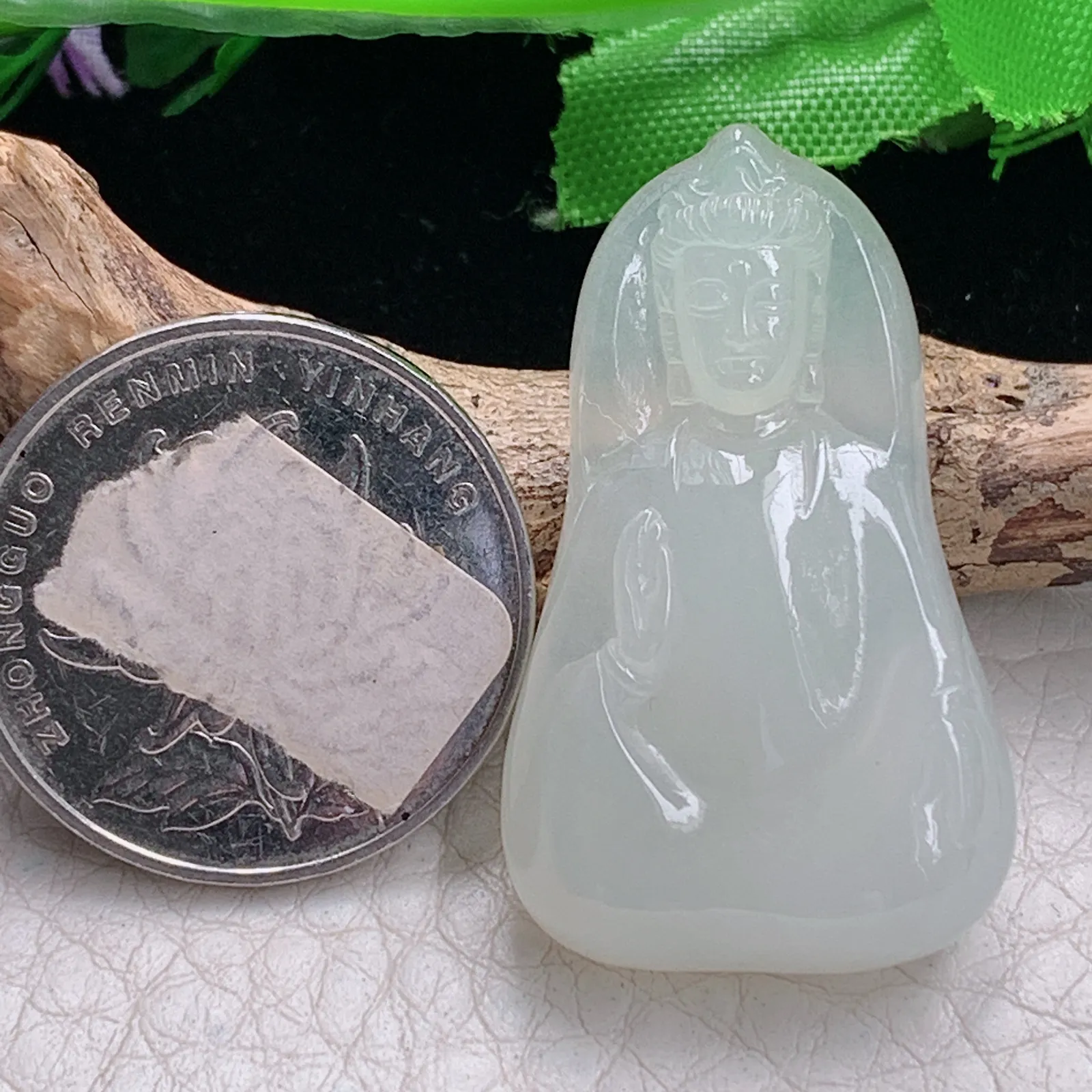 lz实拍36.5*21.7*7缅甸翡翠精雕冰透素衣观音菩萨吊坠