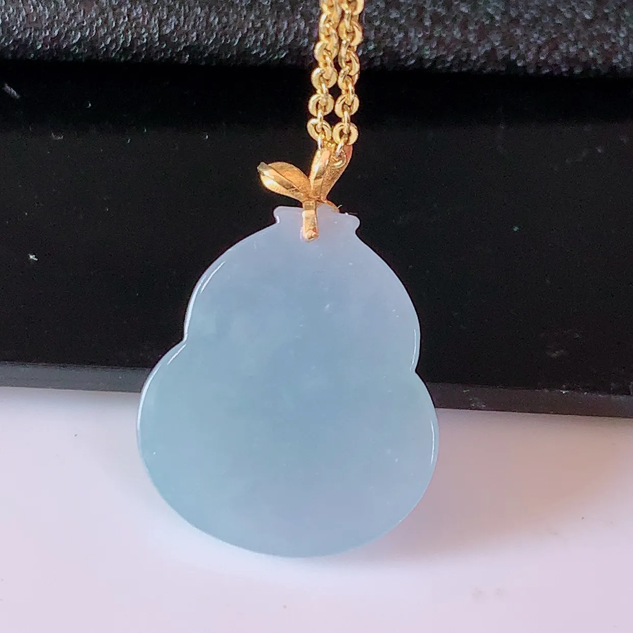 18K金镶嵌冰润紫罗兰翡翠葫芦吊坠，葫芦寓意福禄双全，财源滚滚，品佳品，佩戴效果优雅迷人！#57.25整体22.5裸石18*16*4.2