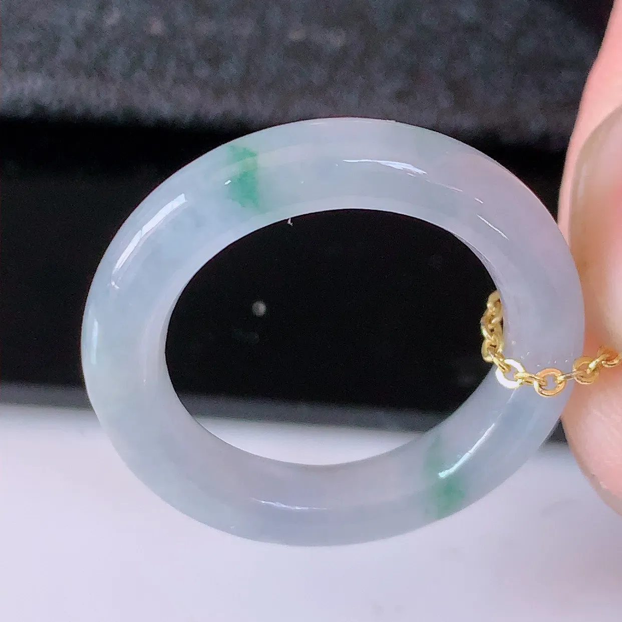 自然光实拍，冰种紫罗兰飘花翡翠指环，16mm内径翡翠指环，玉戒指，玉质莹润，好精美好冰润的指环，11