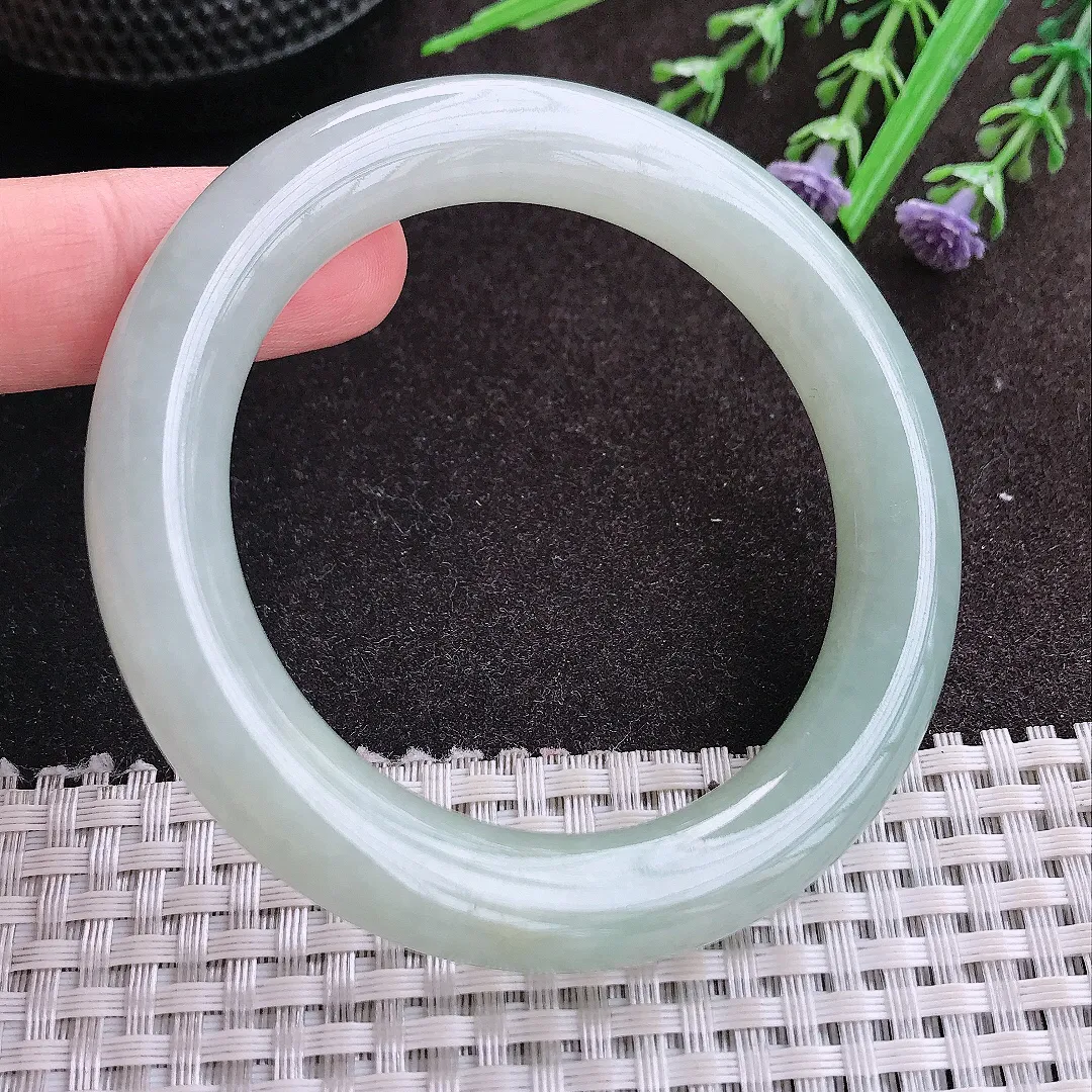 实拍A货翡翠54/10.6/10.5老坑秀气冰润冰晴圆条手镯翡翠玉镯子平安镯
