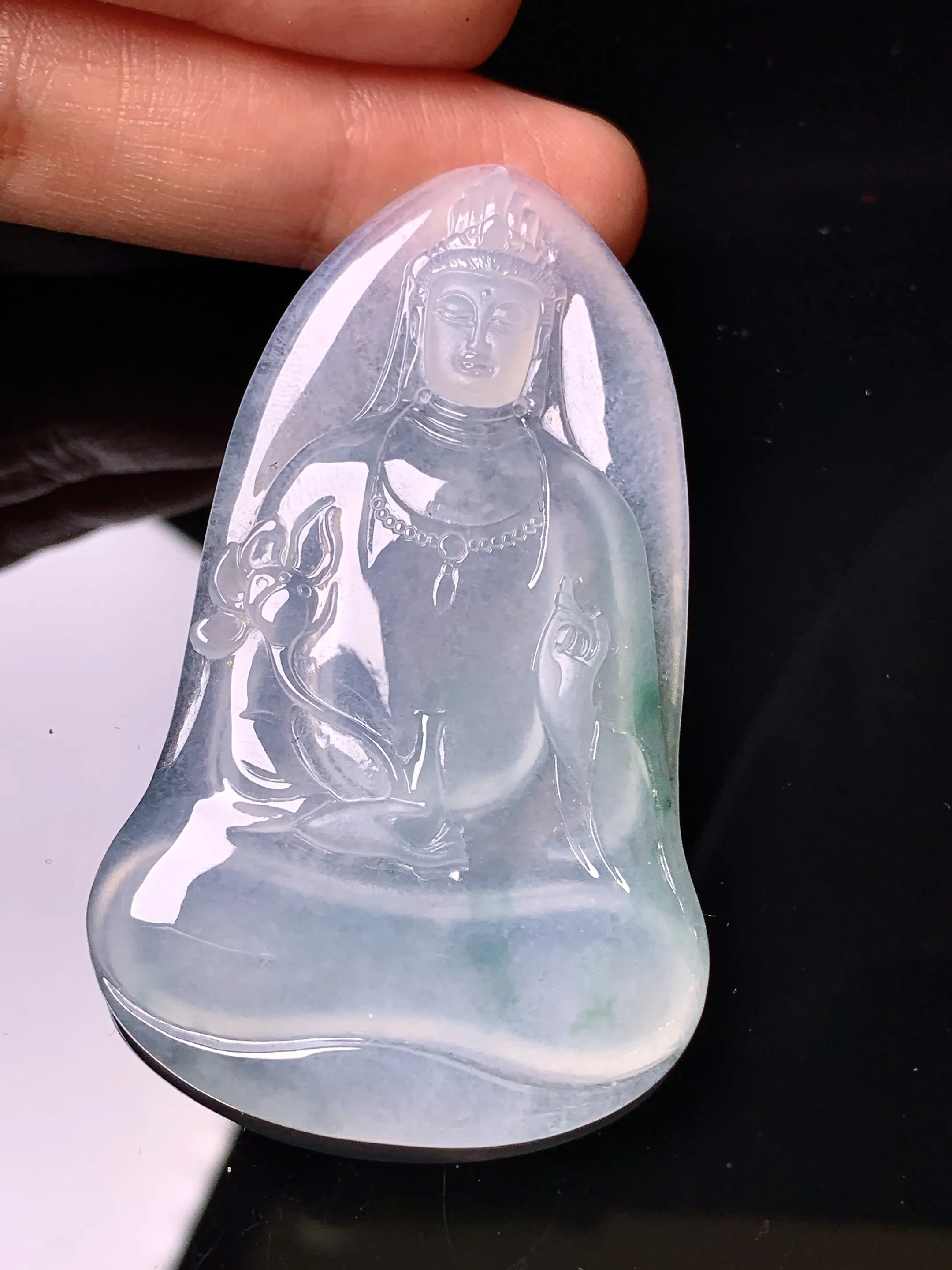 冰种素衣观音菩萨吊坠 玉质细腻 色泽清新艳丽 整体尺寸59.5*36.2*4.8