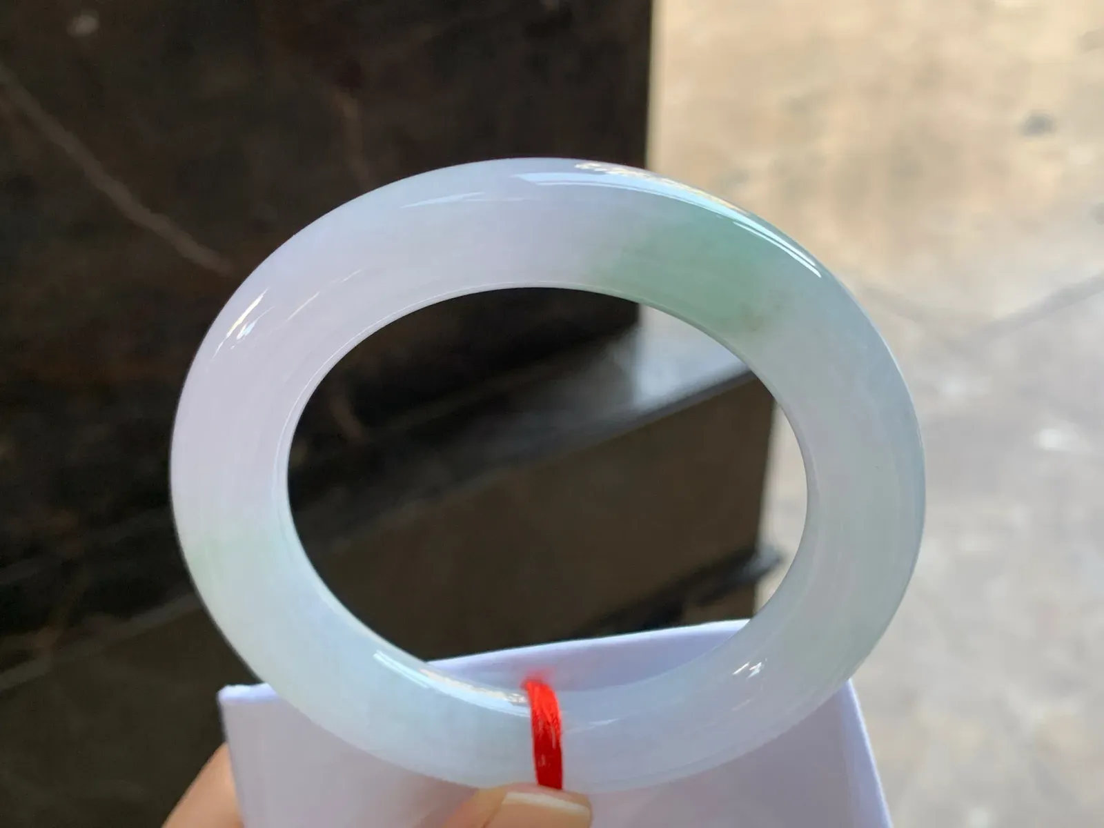 56-12

冰紫底圆条手镯^_^清新