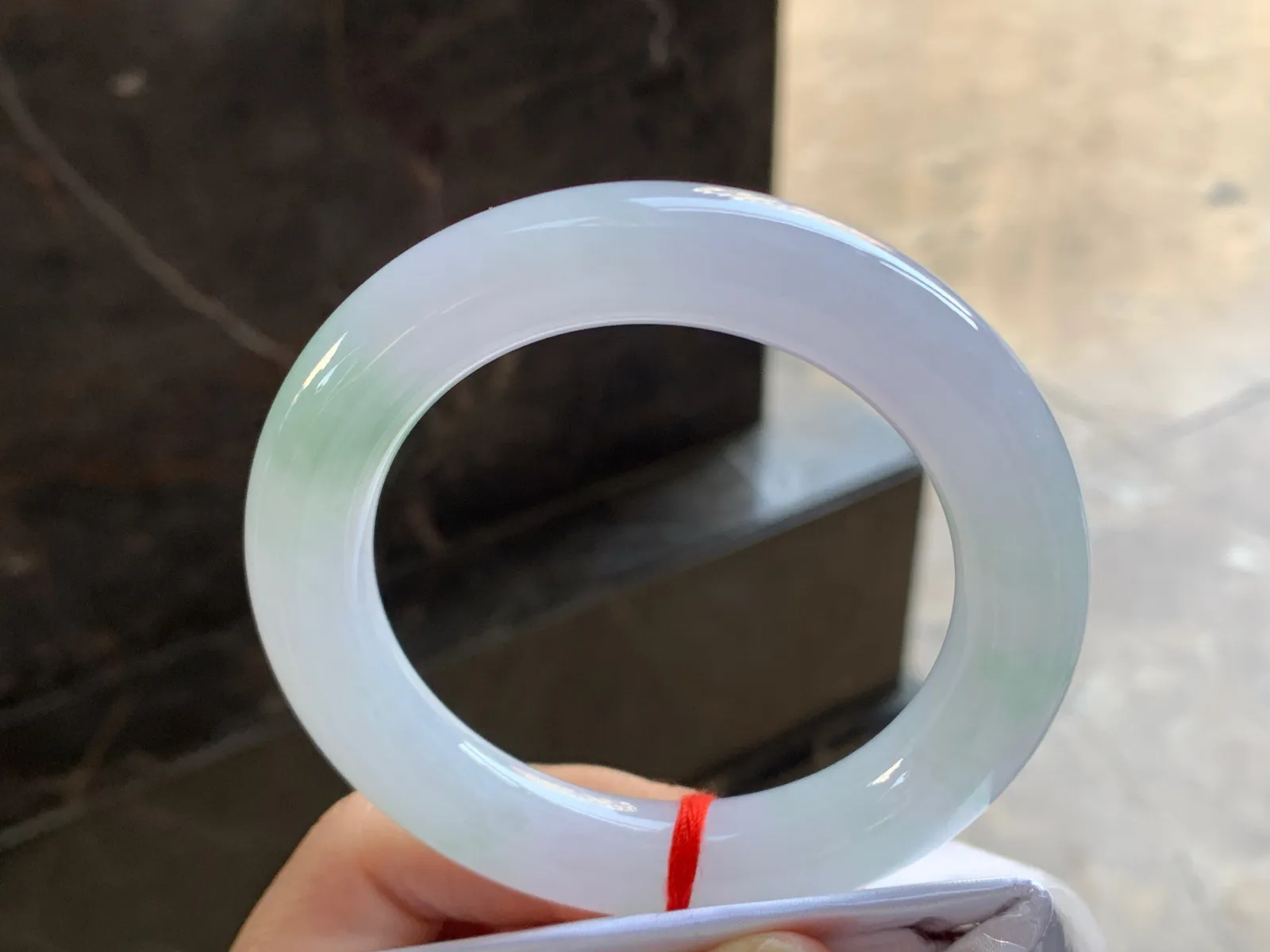 56-12

冰紫底圆条手镯^_^清新