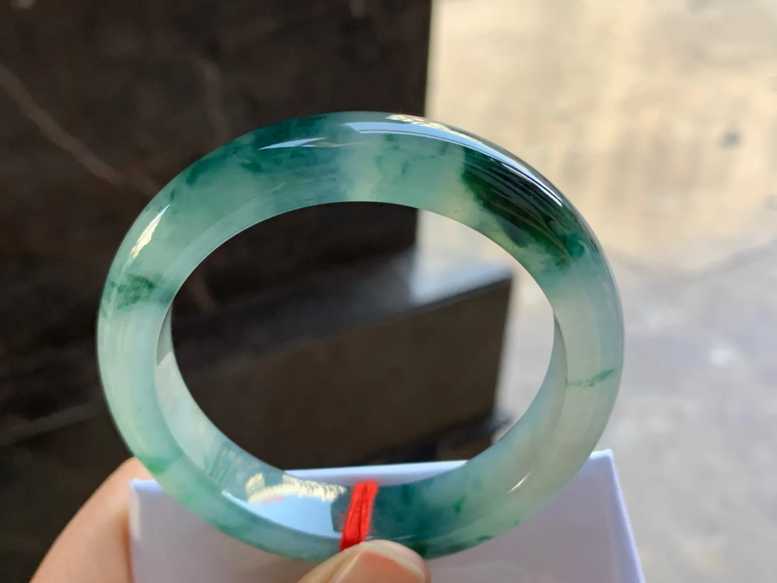 52-12.7-8.5

冰种飘花手镯^_^飘花浓郁