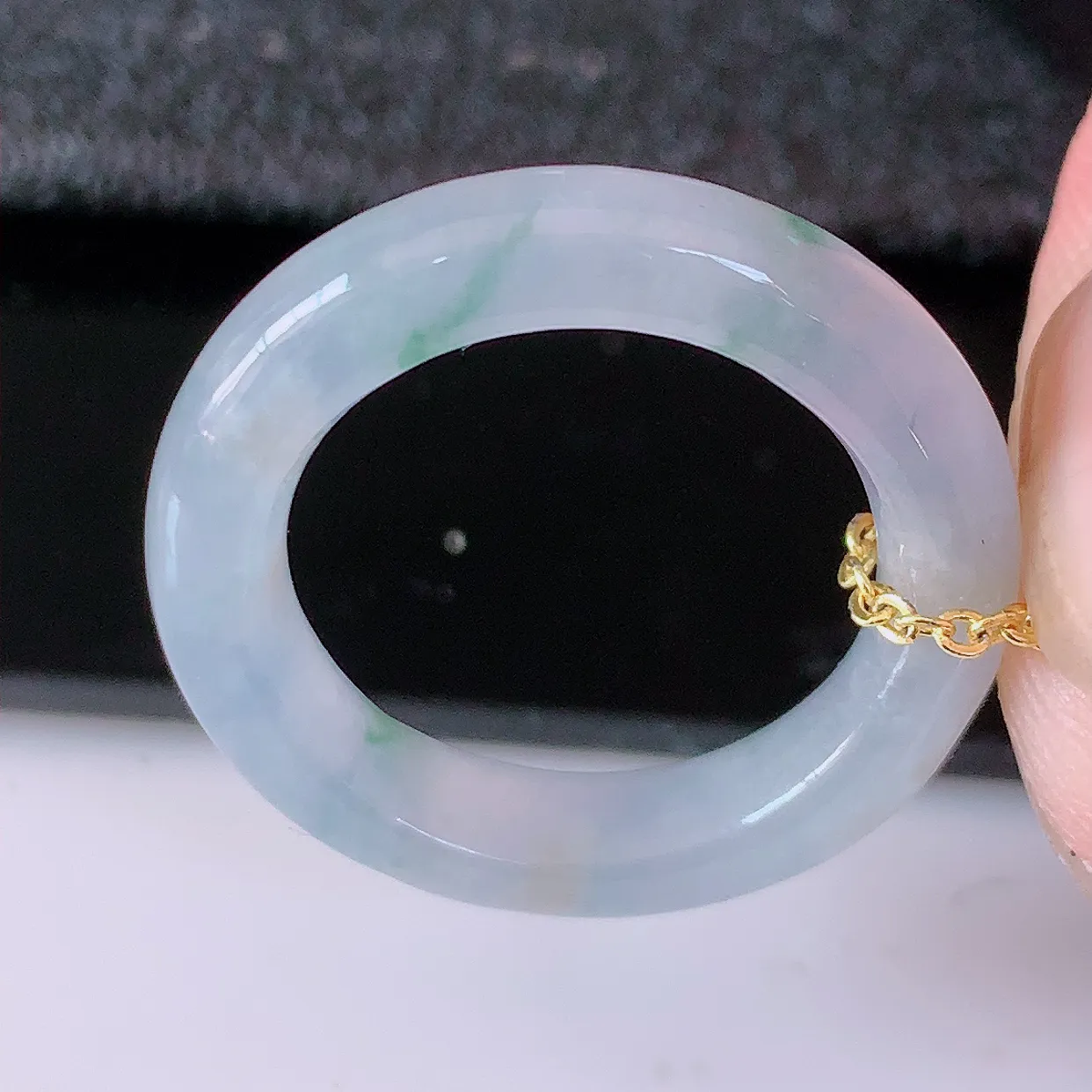 自然光实拍，冰种紫罗兰飘花翡翠指环，16mm内径翡翠指环，玉戒指，玉质莹润，好精美好冰润的指环，11圈口，上手纤巧！#1.25尺寸16*4.2*3.8