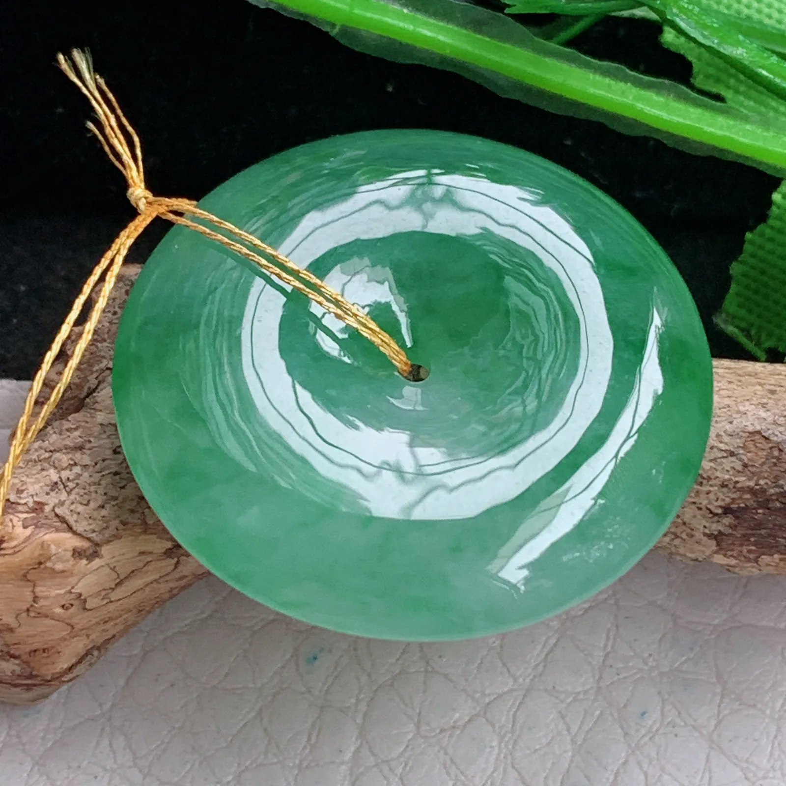 ws实拍31*6.8缅甸翡翠精雕饱满大平安扣 玉扣玉吊坠 玉挂件