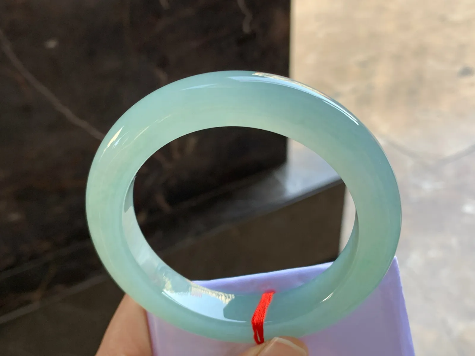 60-13-11

冰蓝大圈手镯^_^冰透清新