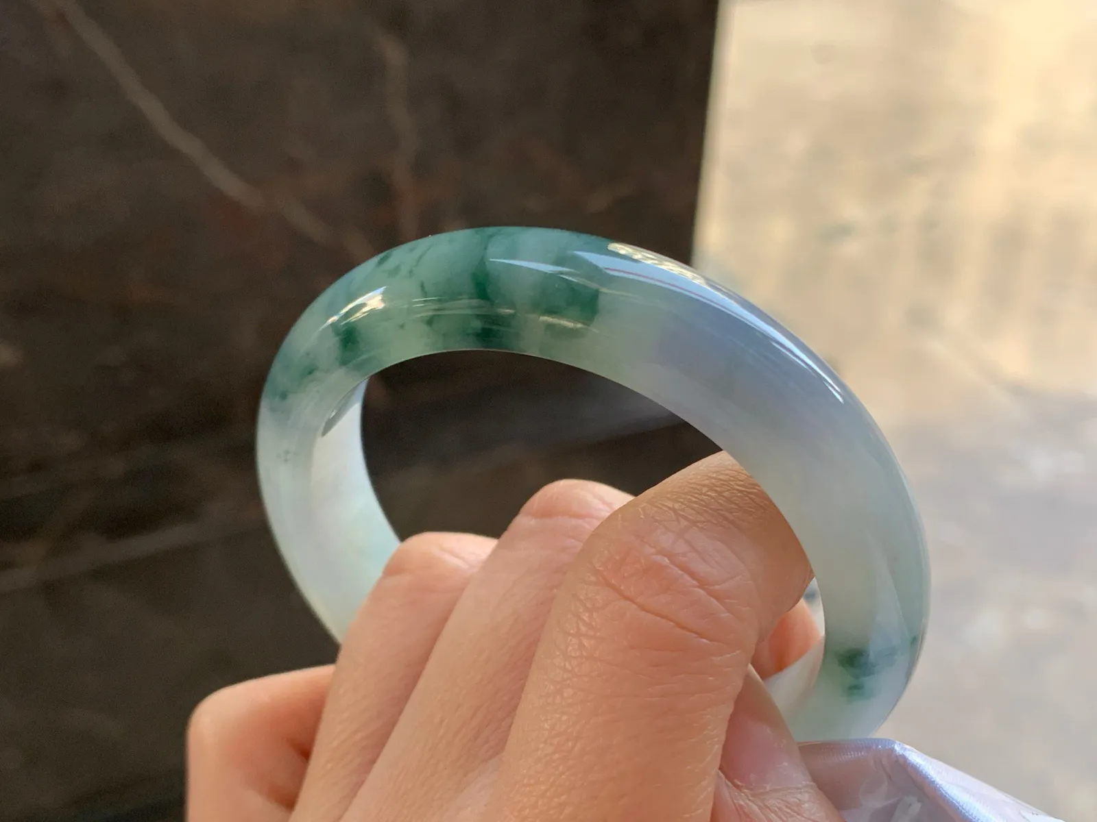 53.5-12.8-8.2

飘花手镯^_^颜色浓郁