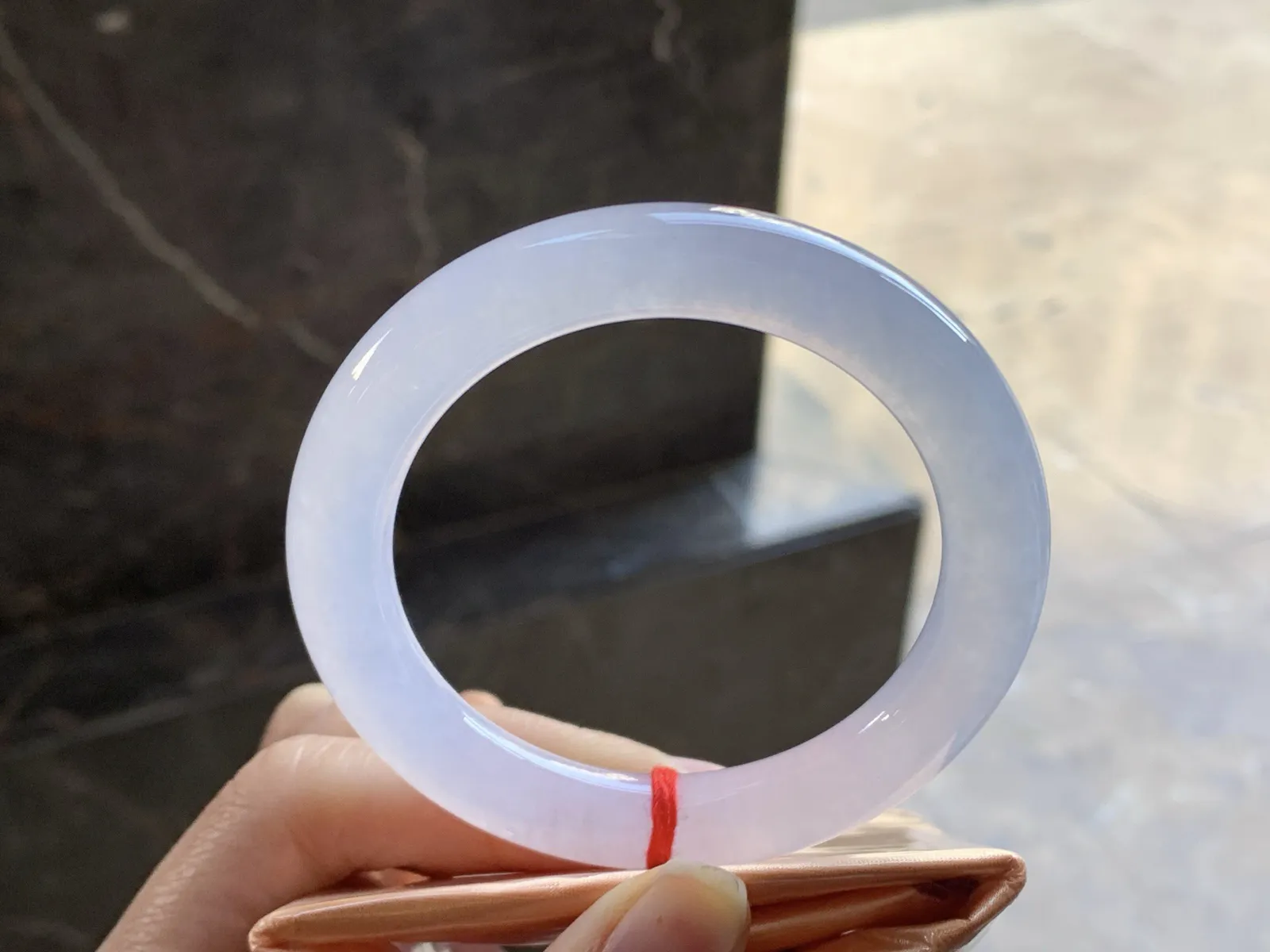 53.5-10

冰紫圆条手镯^_^种水冰透