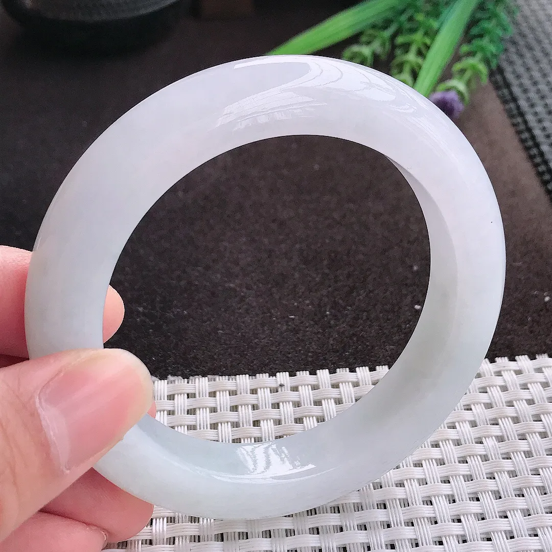 实拍A货翡翠58/12.8/10.6老坑冰纯起胶月光白手镯翡翠玉镯子平安镯