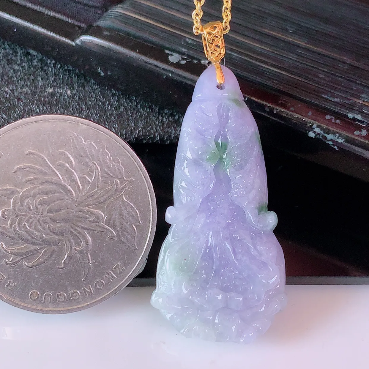 18K金镶嵌紫罗兰飘花翡翠招百财白菜吊坠，百财聚来，财源滚滚，色泽鲜艳，精工水润的白菜，性价比高！#1.25