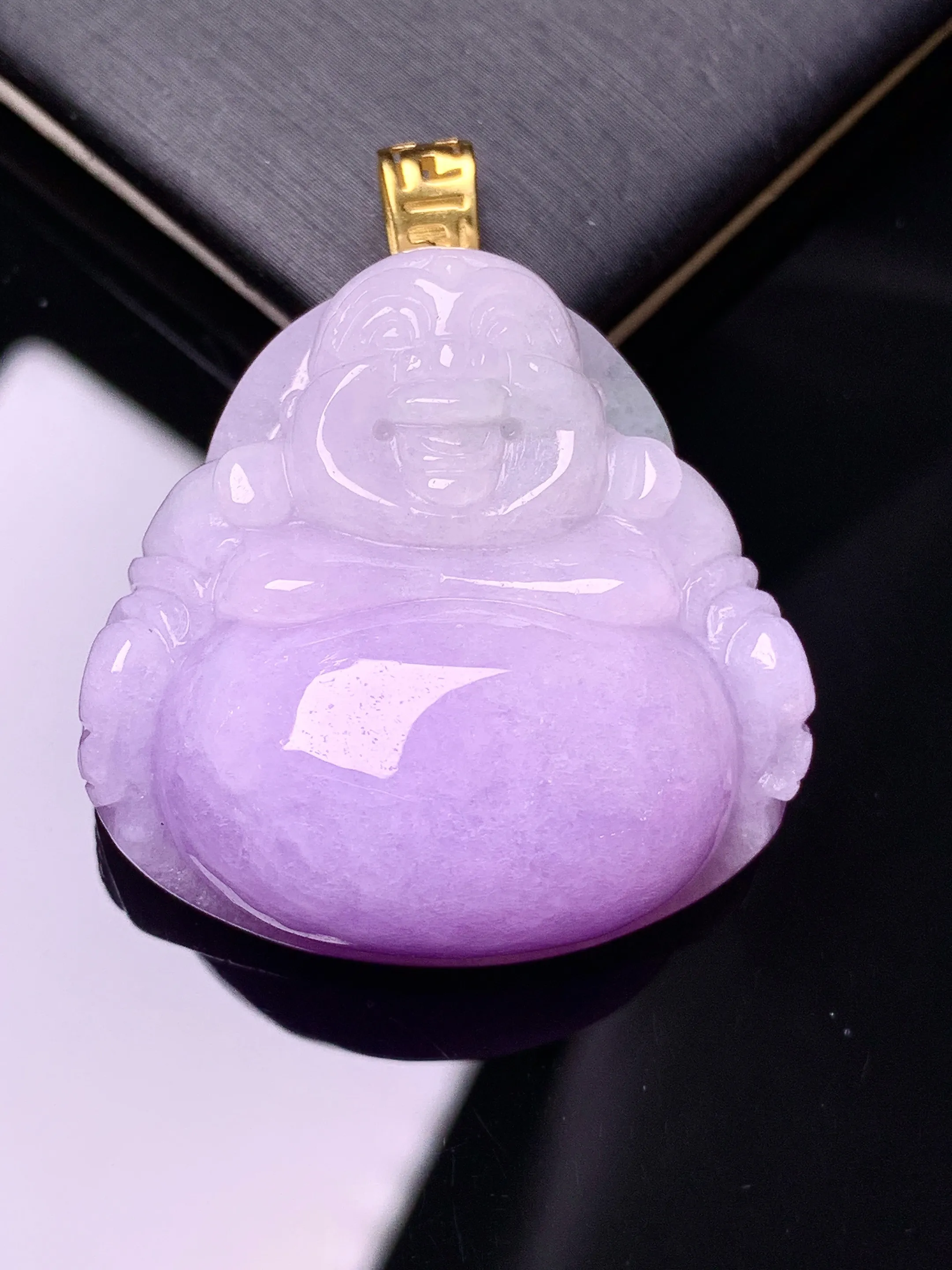 18k金镶嵌紫罗兰佛公吊坠 玉质细腻 色泽清新艳丽 整体尺寸38*32*12.3